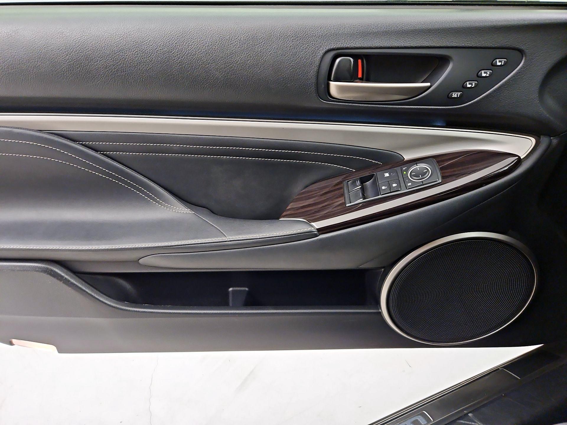 Thumbnail: 2015 Lexus RC - 12