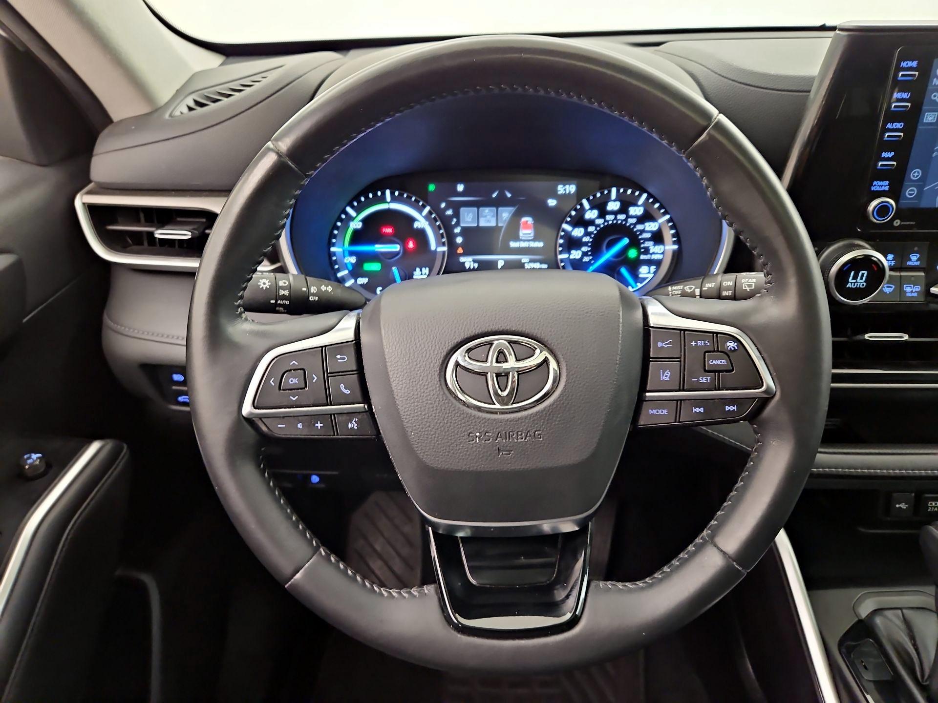 Thumbnail: 2021 Toyota Highlander - 10