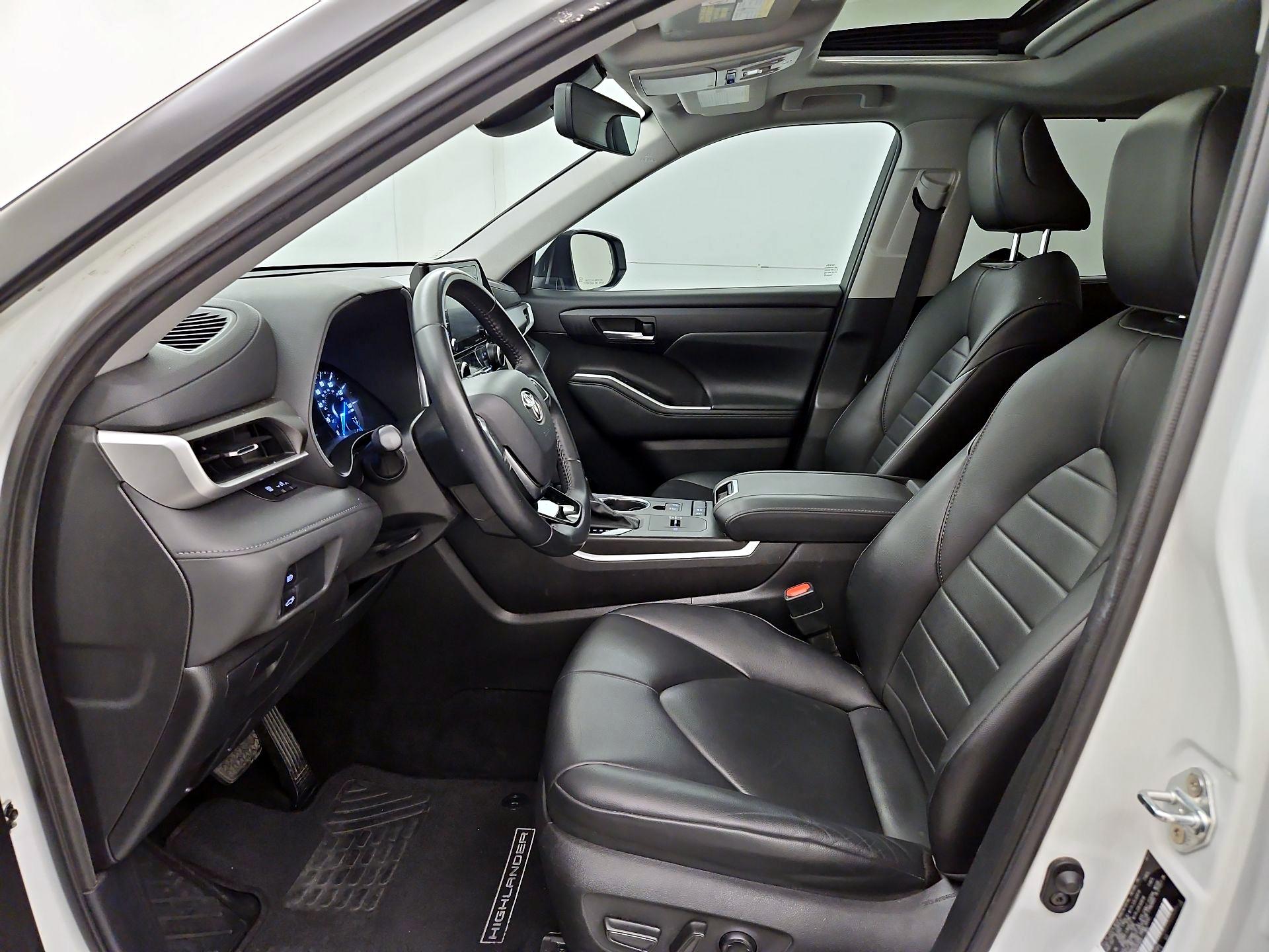 Thumbnail: 2021 Toyota Highlander - 11