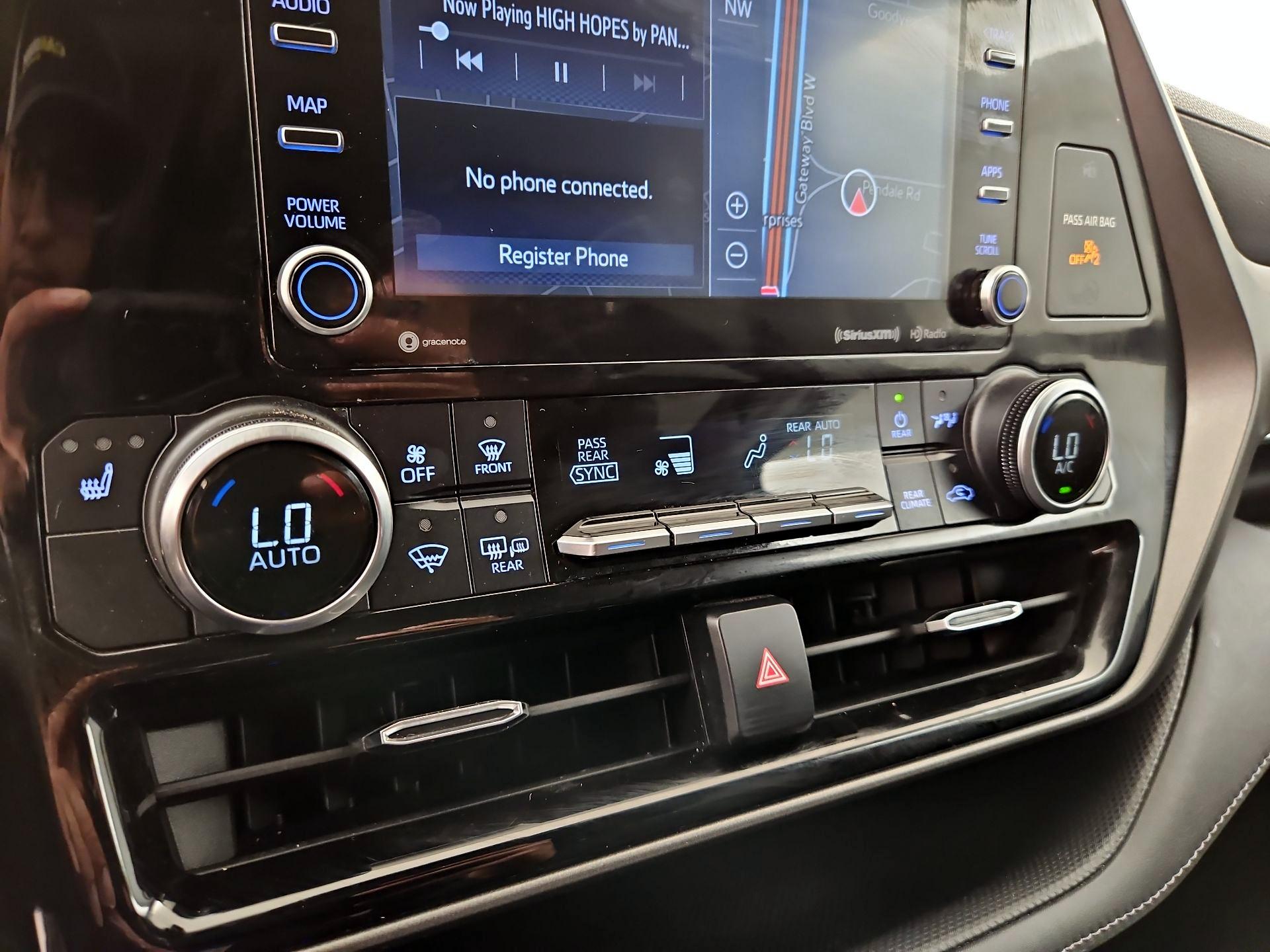 Thumbnail: 2021 Toyota Highlander - 17