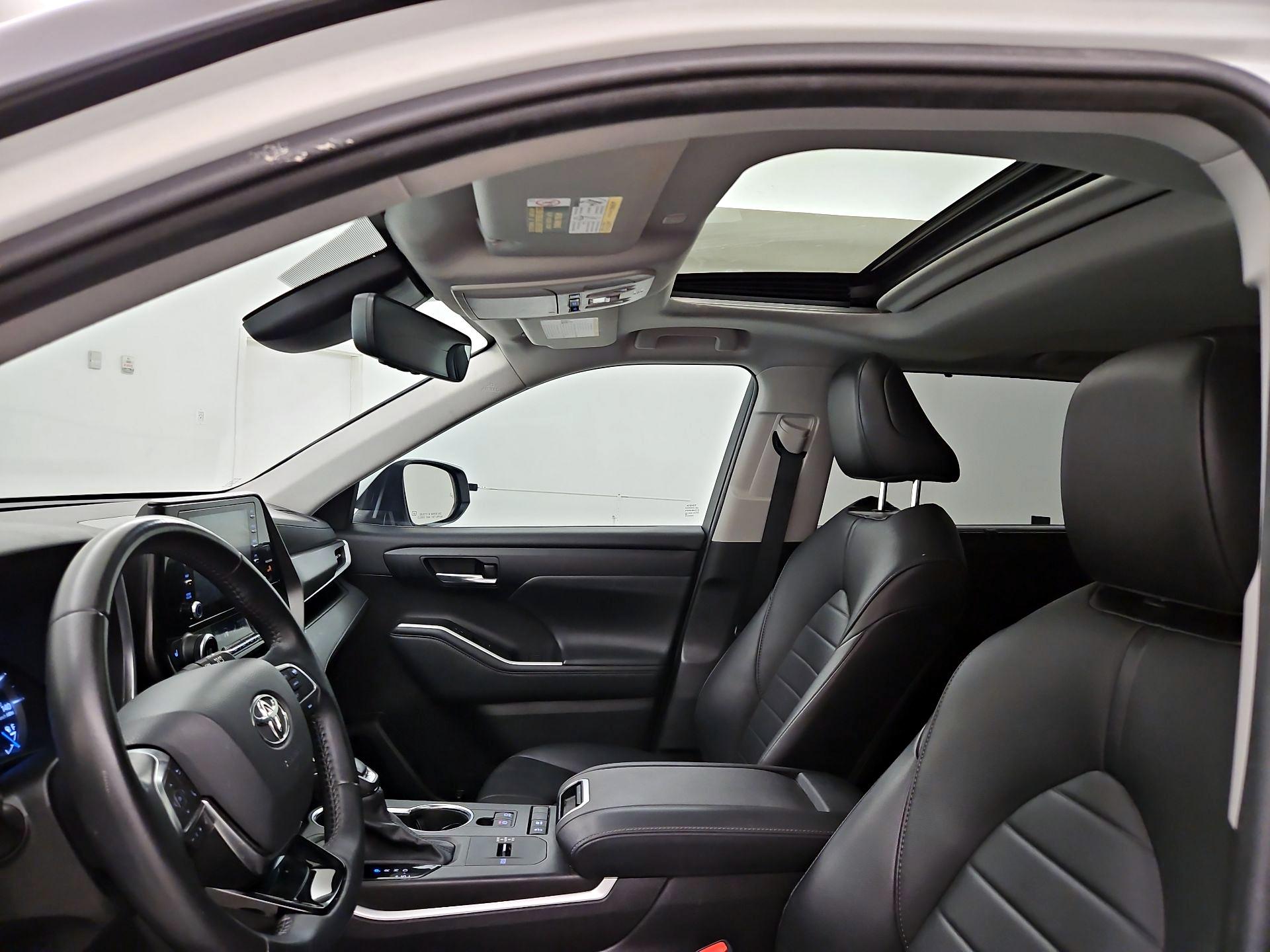 Thumbnail: 2021 Toyota Highlander - 20