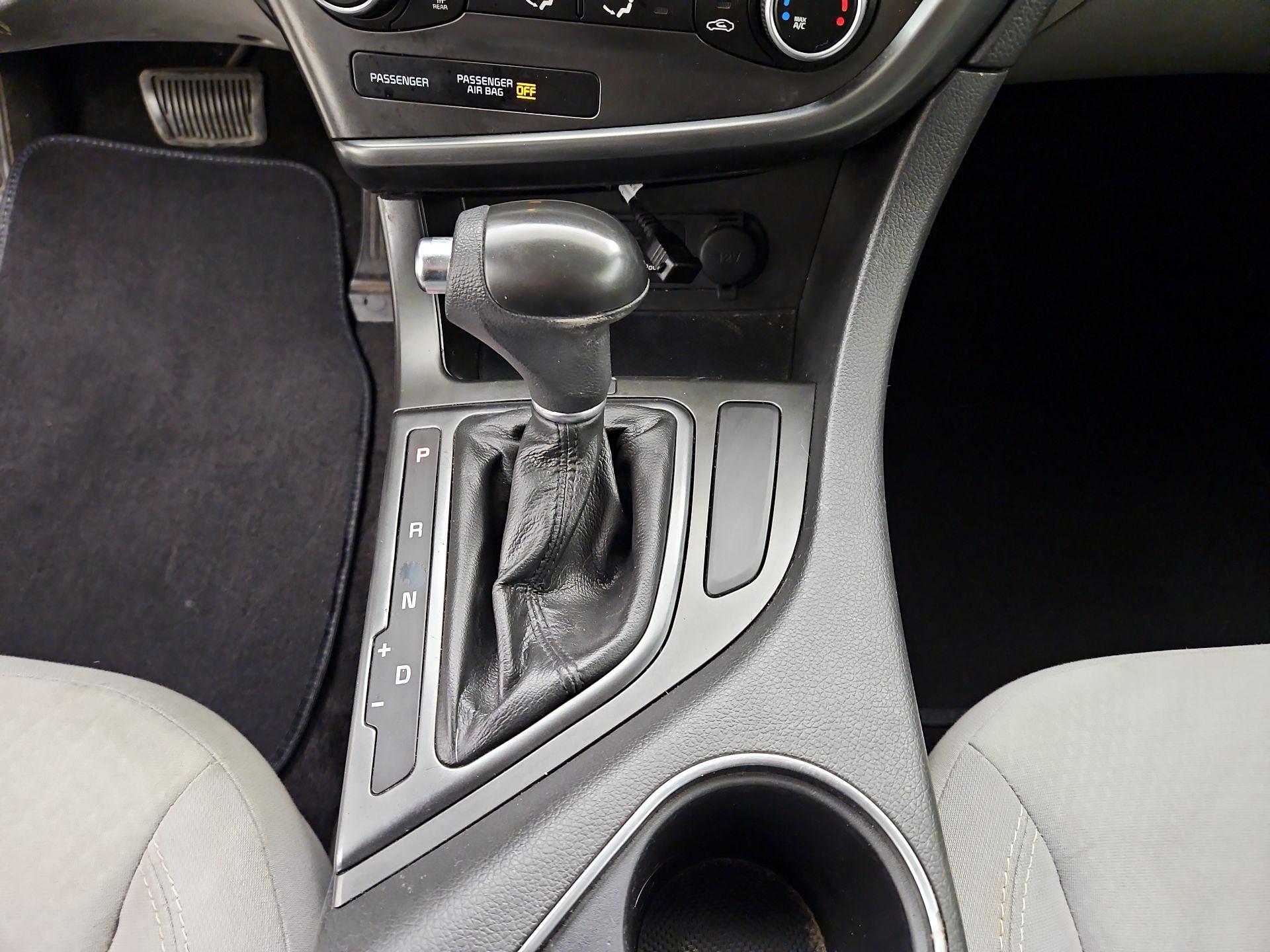 Thumbnail: 2015 Kia Optima - 16