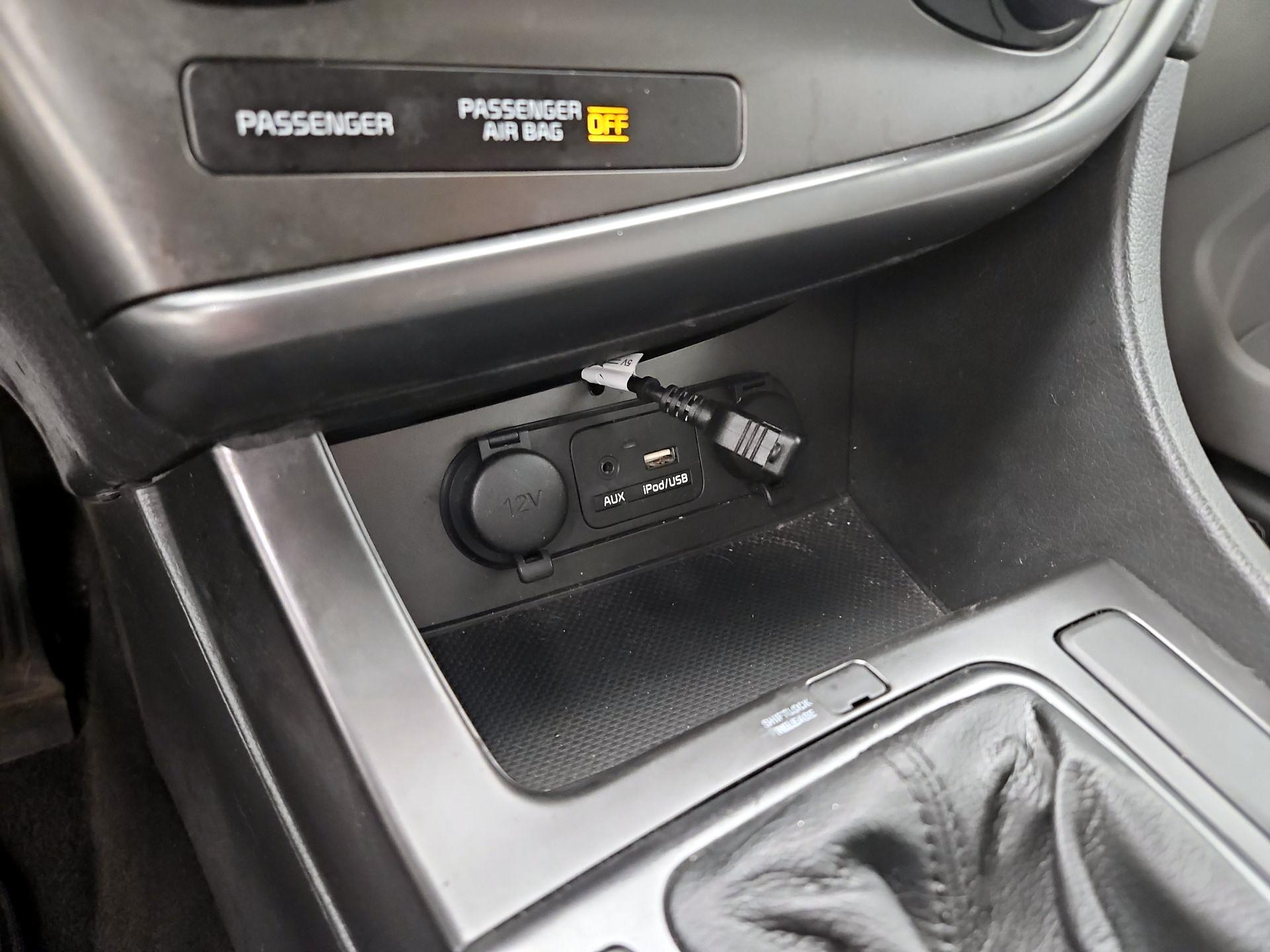 Thumbnail: 2015 Kia Optima - 17