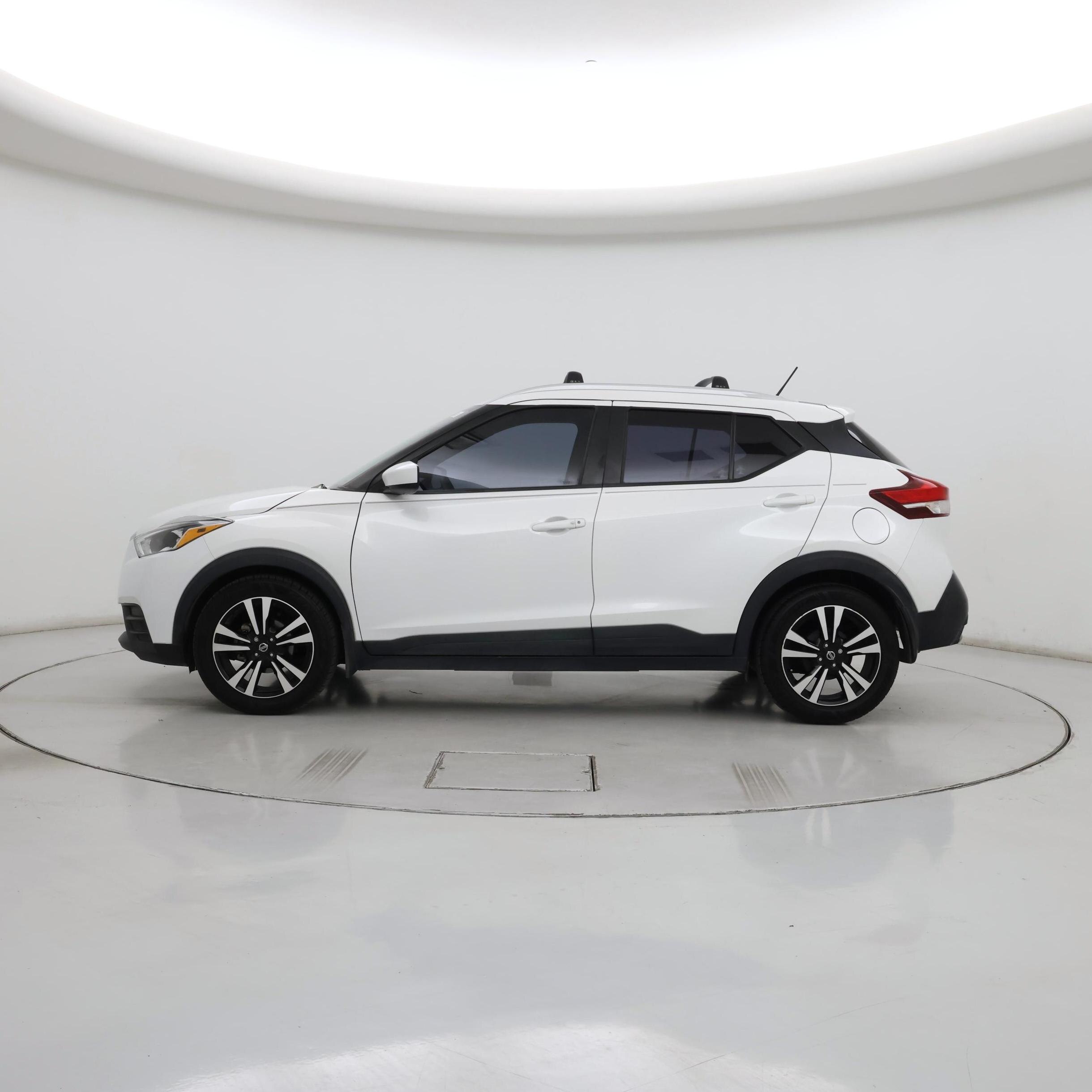 Thumbnail: 2019 Nissan Kicks - 3