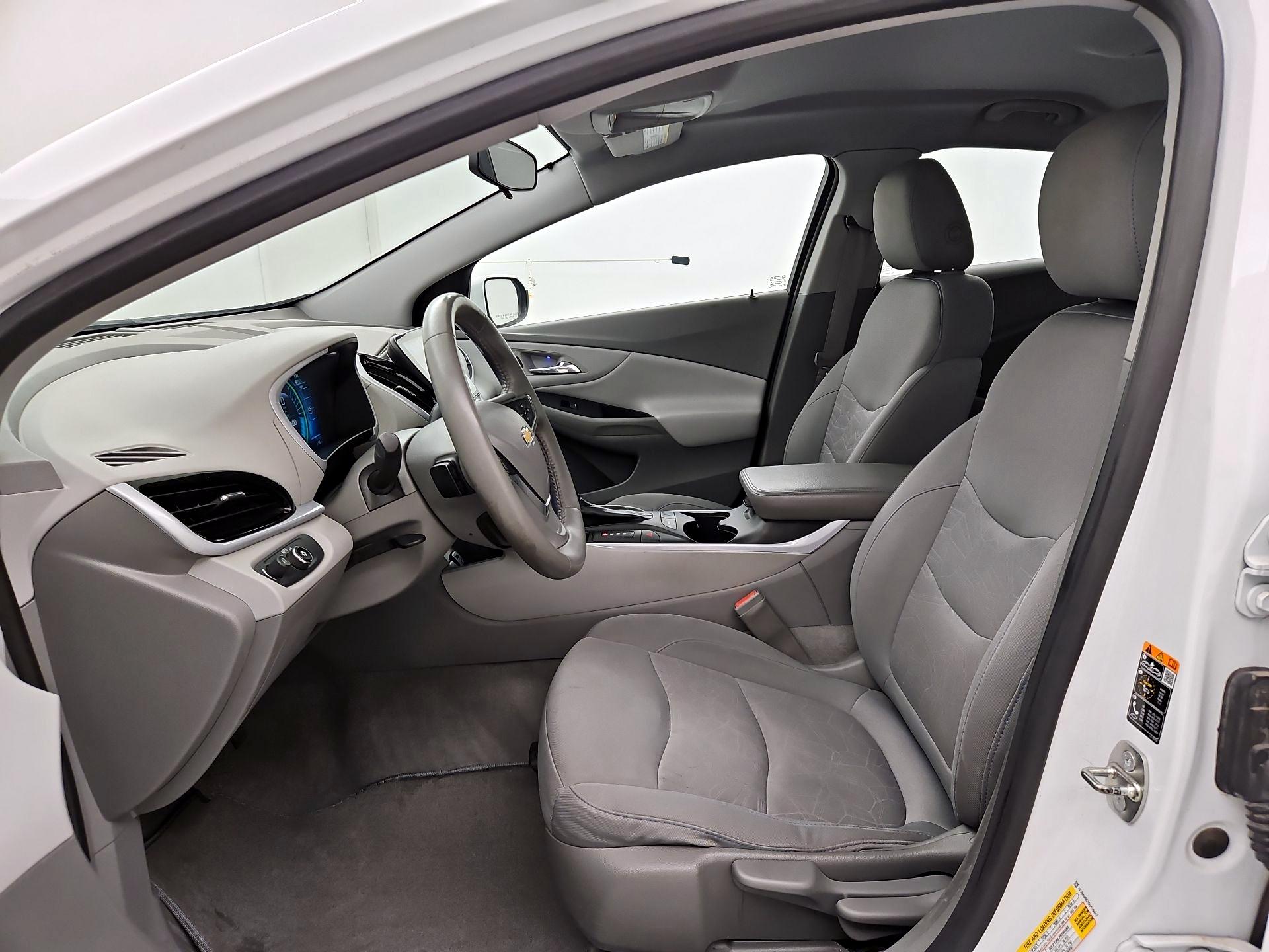 Thumbnail: 2016 Chevrolet Volt - 11