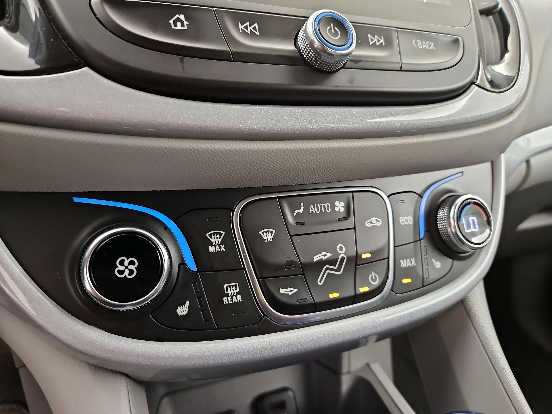 Thumbnail: 2016 Chevrolet Volt - 16