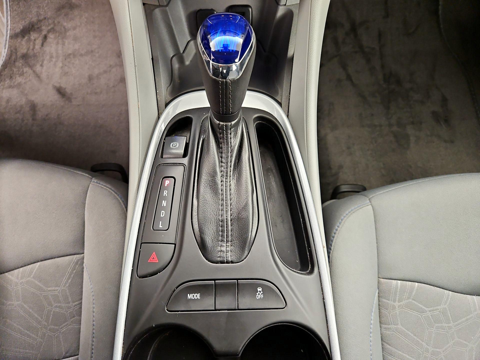 Thumbnail: 2016 Chevrolet Volt - 17