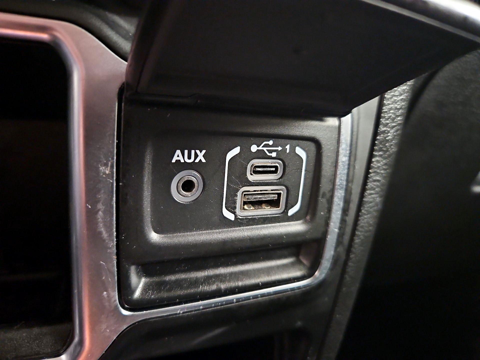 Thumbnail: 2021 Jeep Wrangler - 18