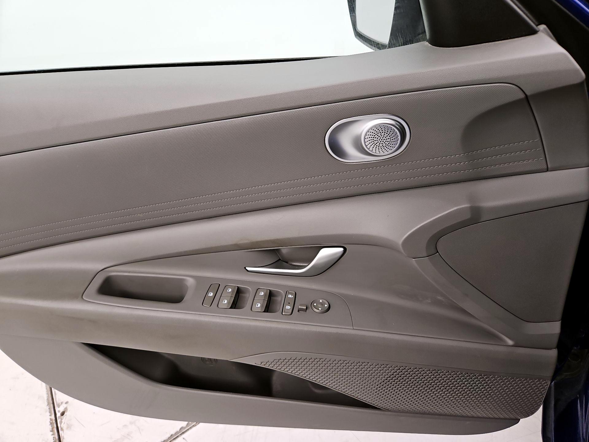 Thumbnail: 2023 Hyundai Elantra - 12