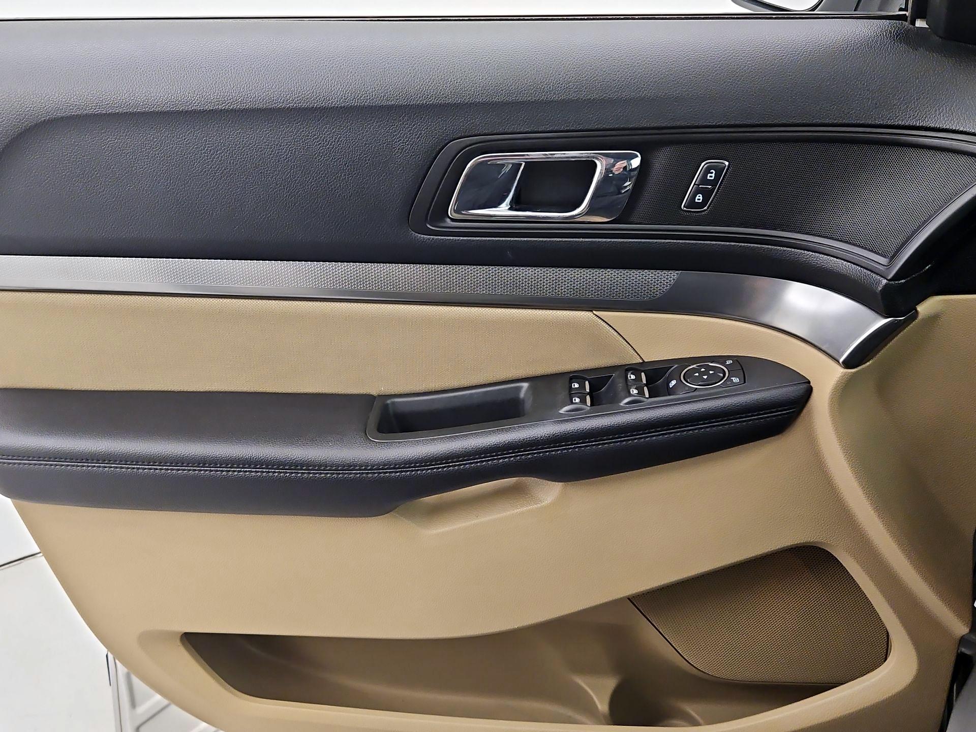 Thumbnail: 2017 Ford Explorer - 12