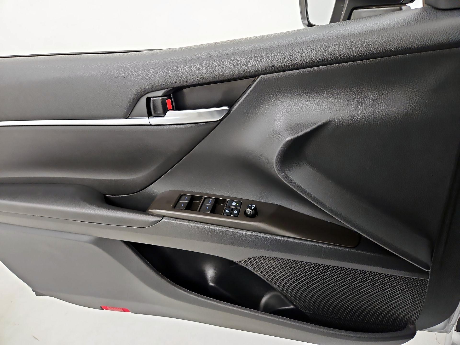 Thumbnail: 2021 Toyota Camry - 12