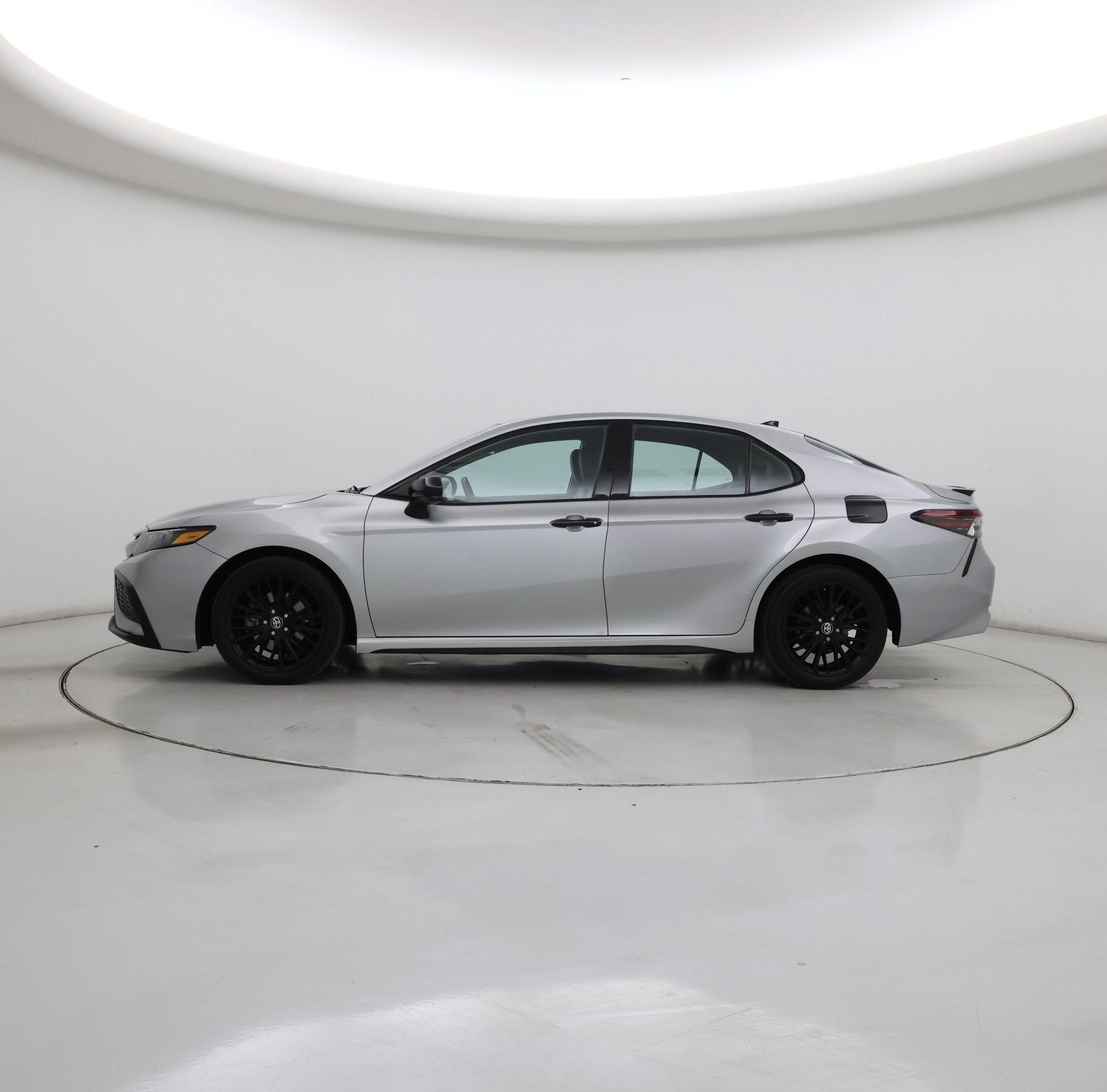 Thumbnail: 2021 Toyota Camry - 3