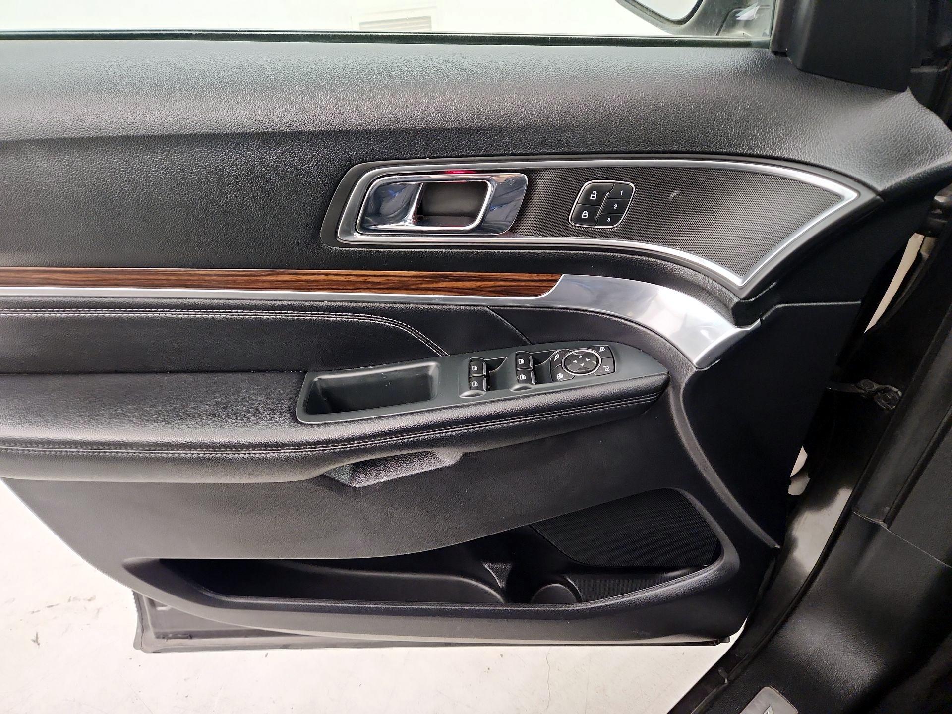 Thumbnail: 2019 Ford Explorer - 12