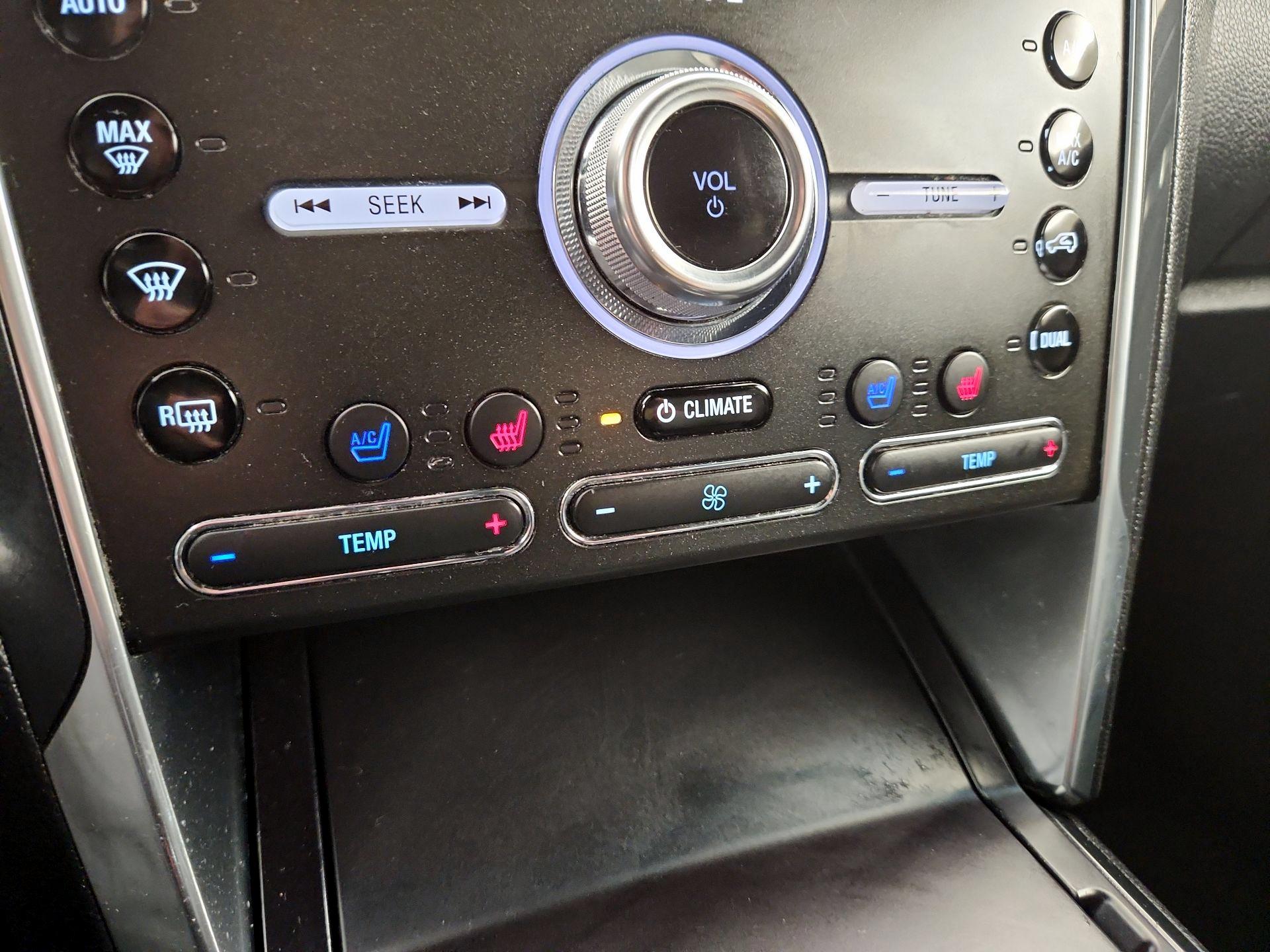 Thumbnail: 2019 Ford Explorer - 17