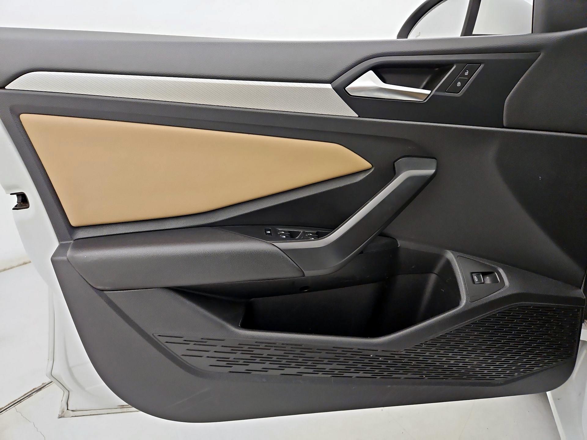 Thumbnail: 2019 Volkswagen Jetta - 12