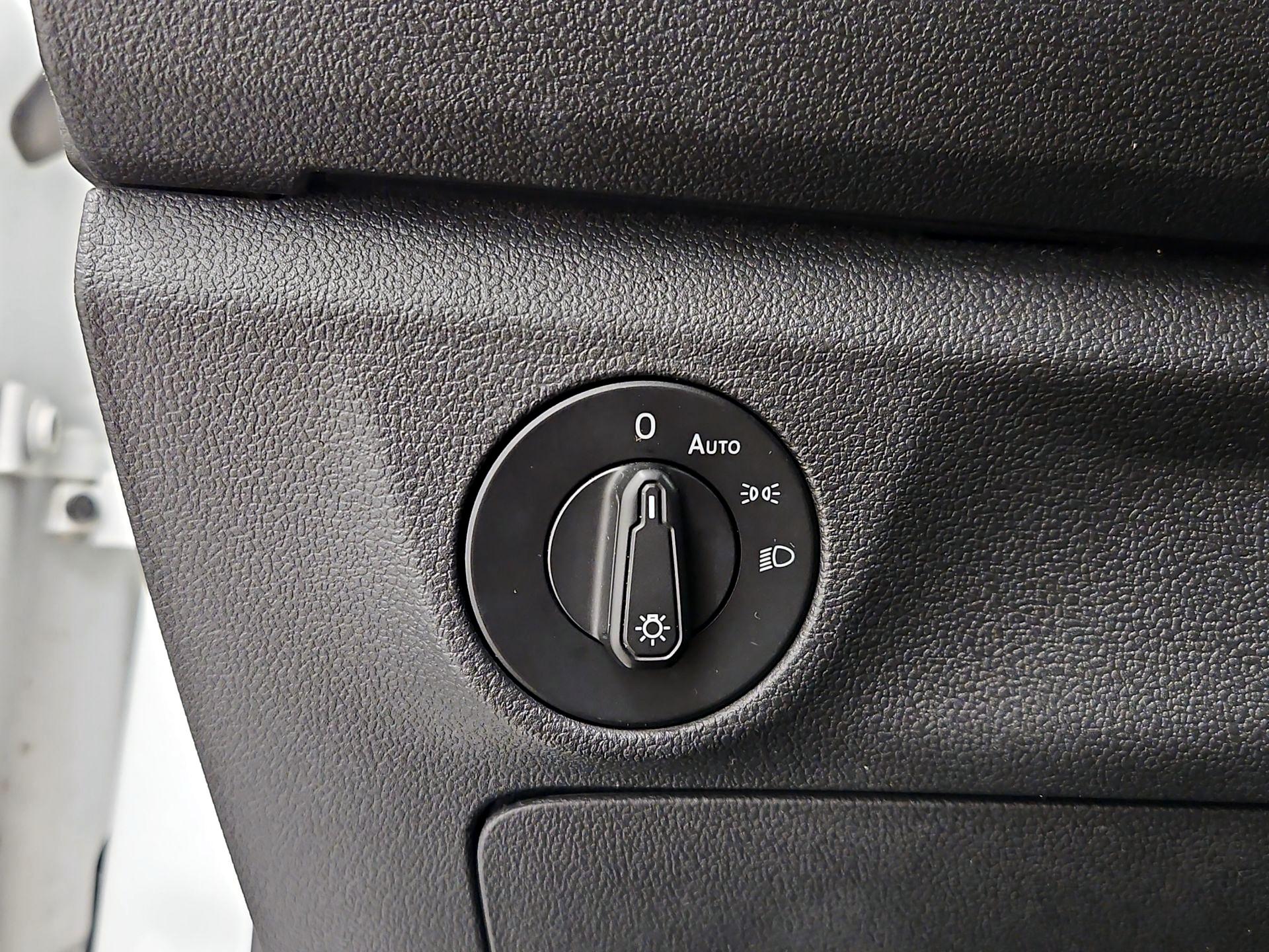 Thumbnail: 2019 Volkswagen Jetta - 13