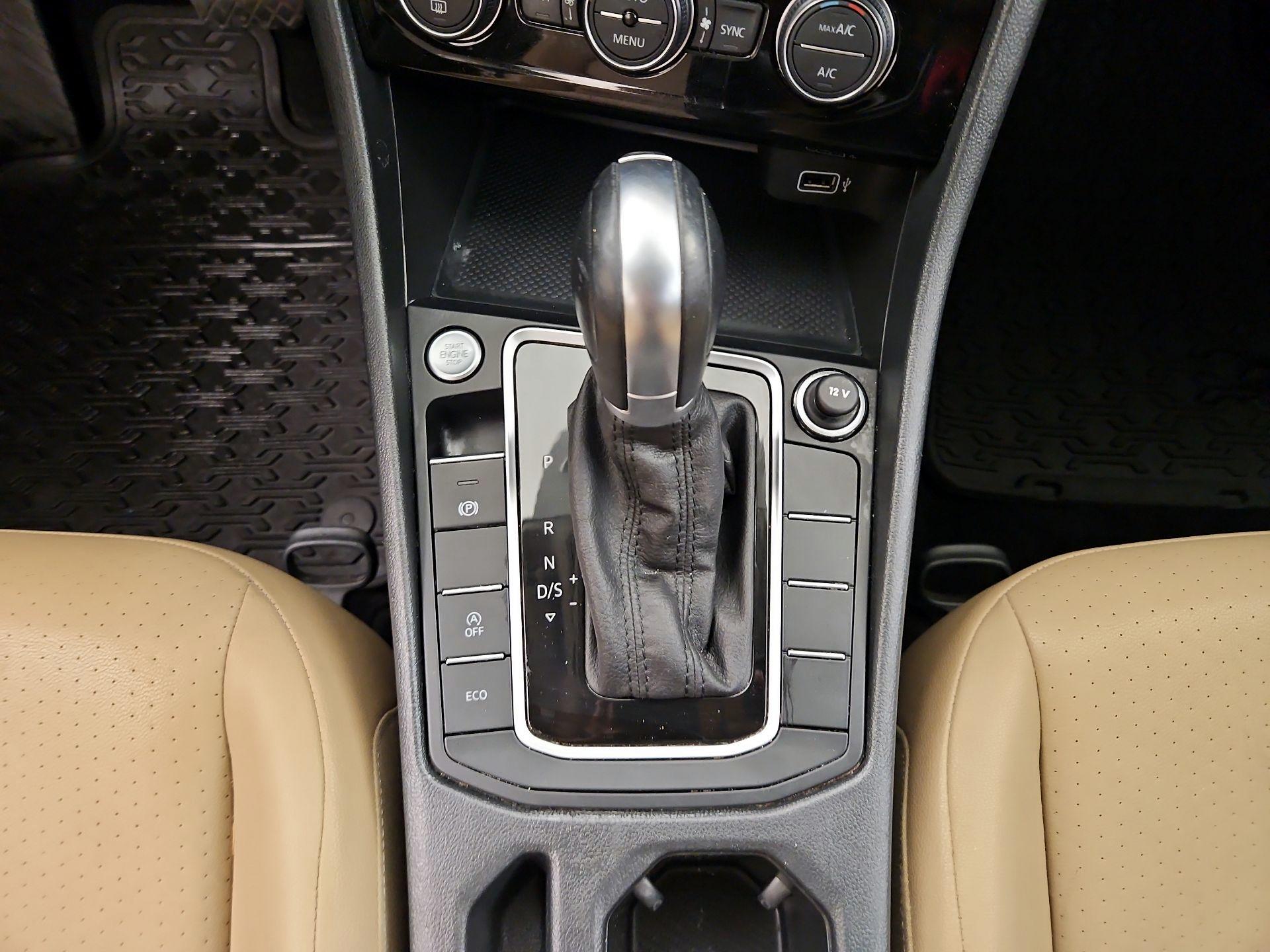 Thumbnail: 2019 Volkswagen Jetta - 17