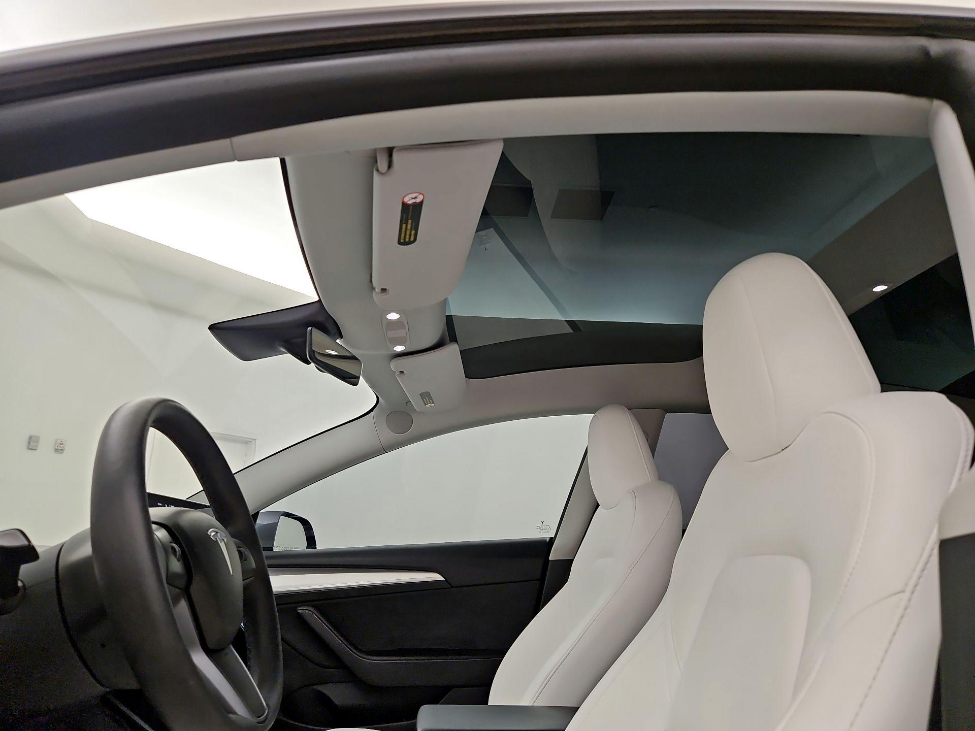 Thumbnail: 2023 Tesla Model 3 - 18