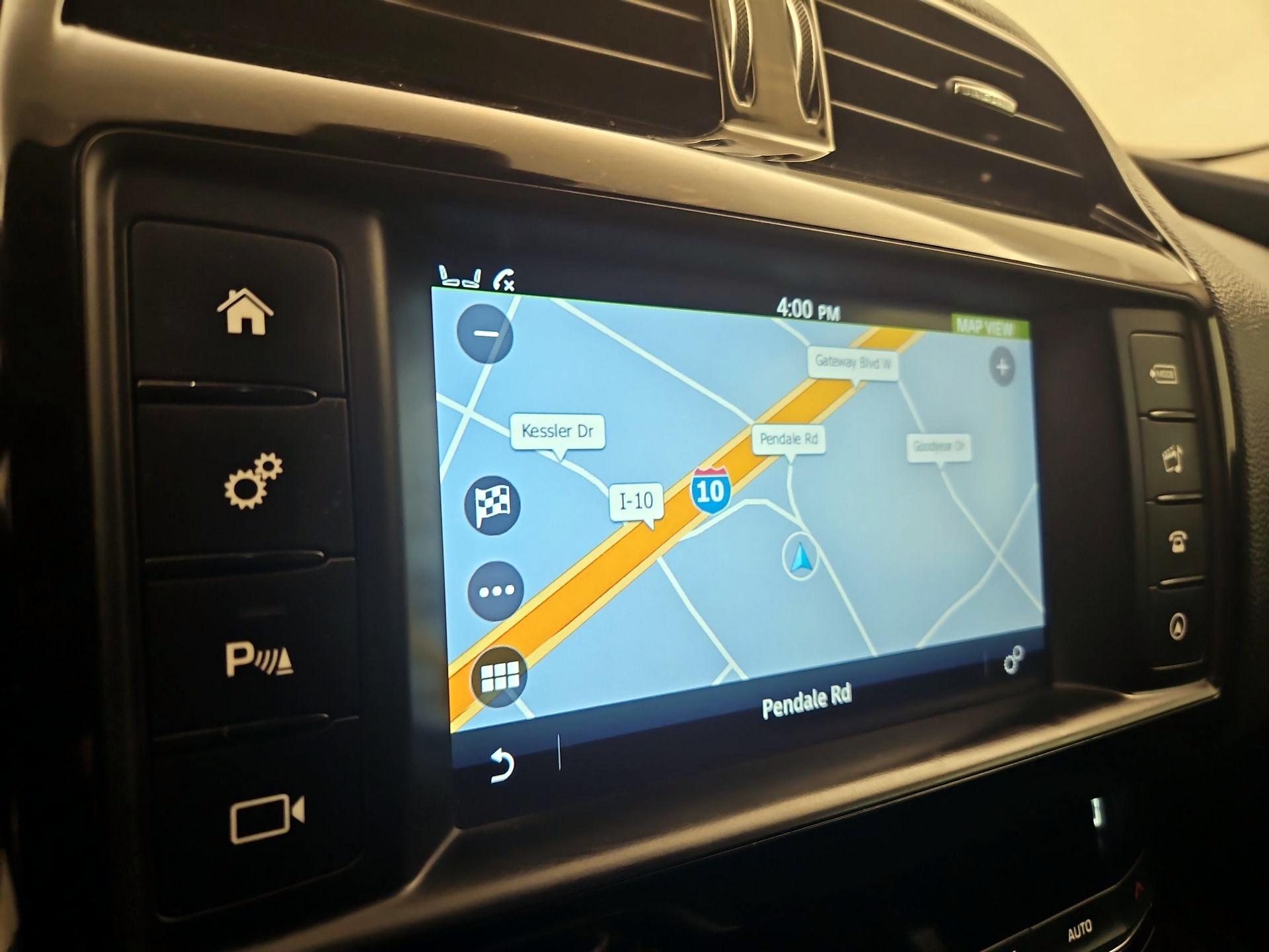 Thumbnail: 2017 Jaguar XE - 14