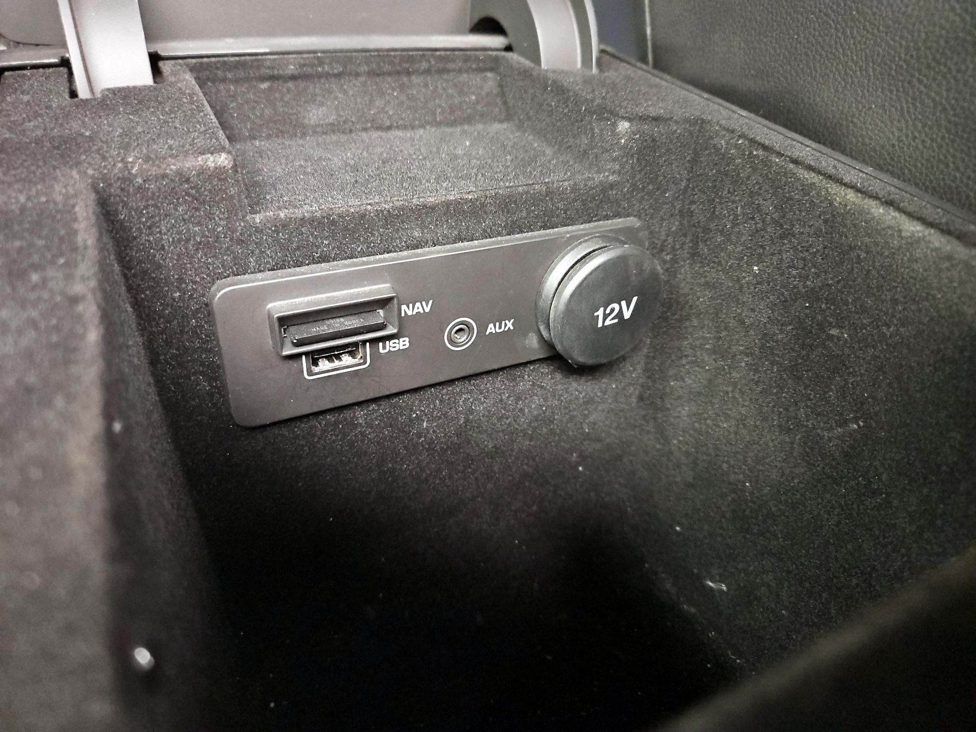 Thumbnail: 2017 Jaguar XE - 19