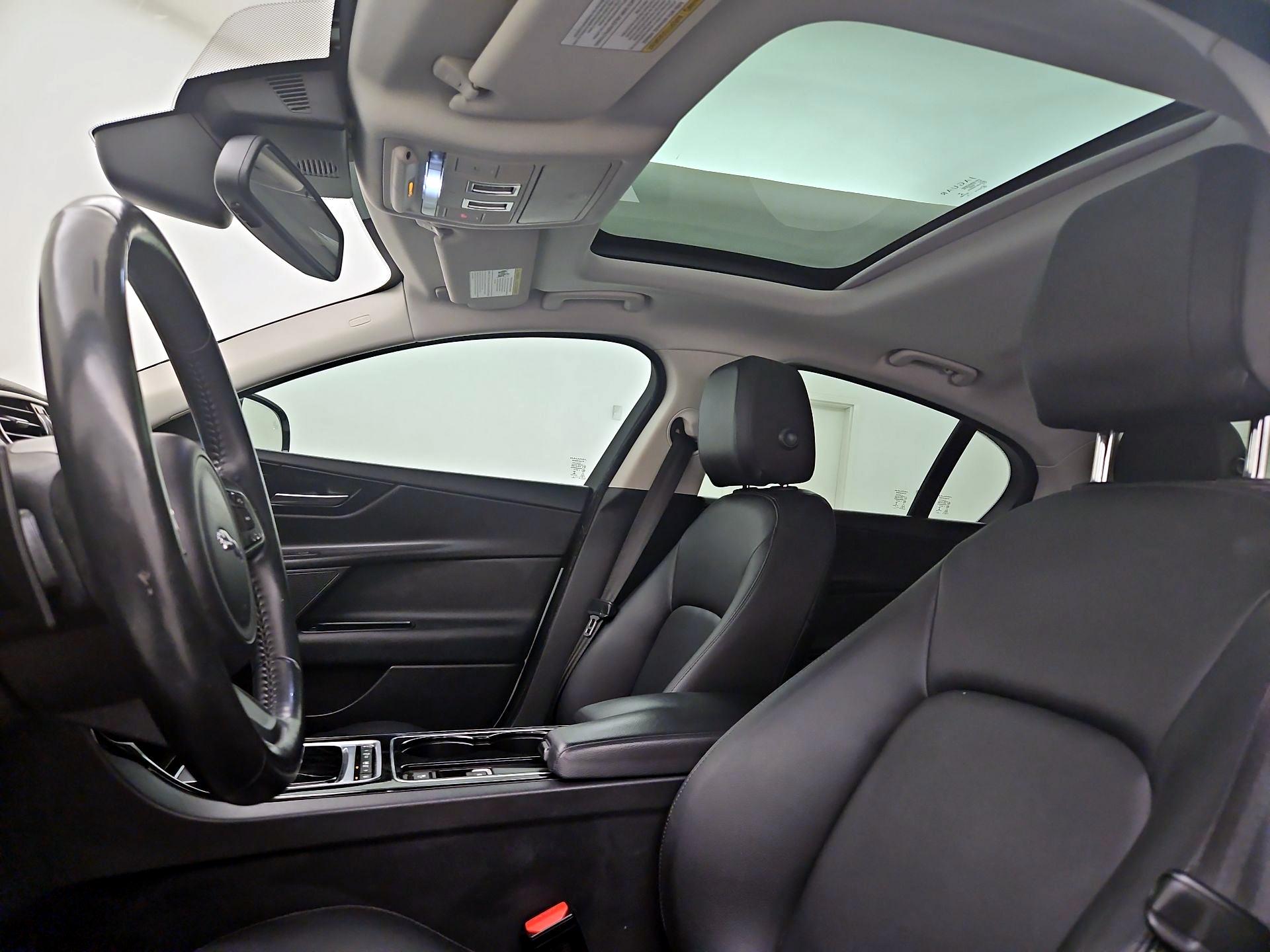 Thumbnail: 2017 Jaguar XE - 20