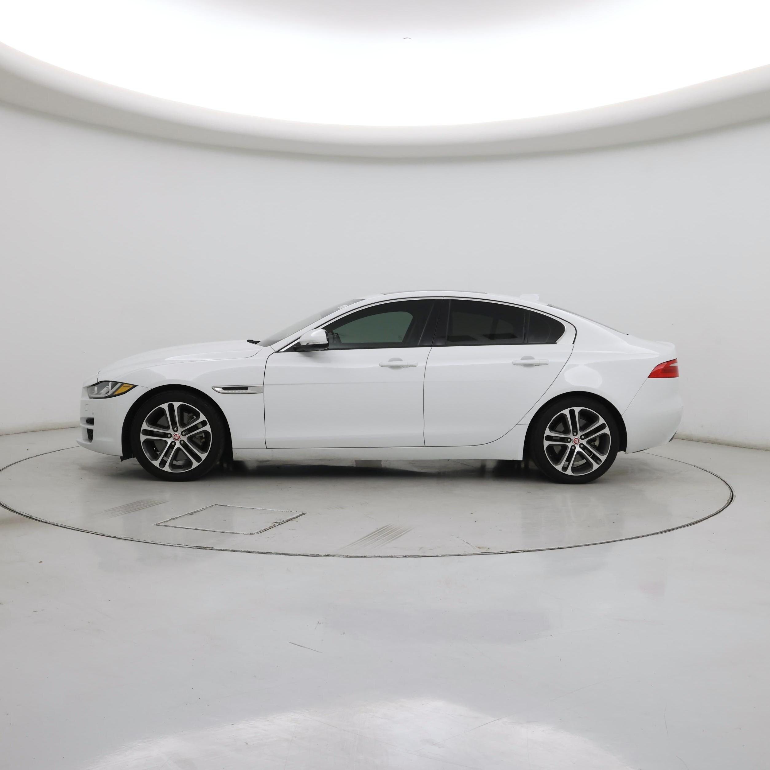 Thumbnail: 2017 Jaguar XE - 3