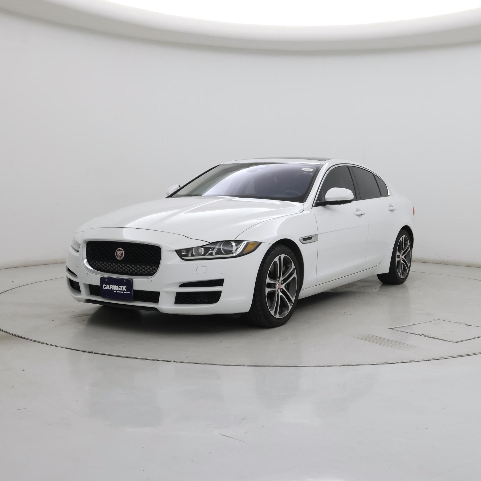 Thumbnail: 2017 Jaguar XE - 4