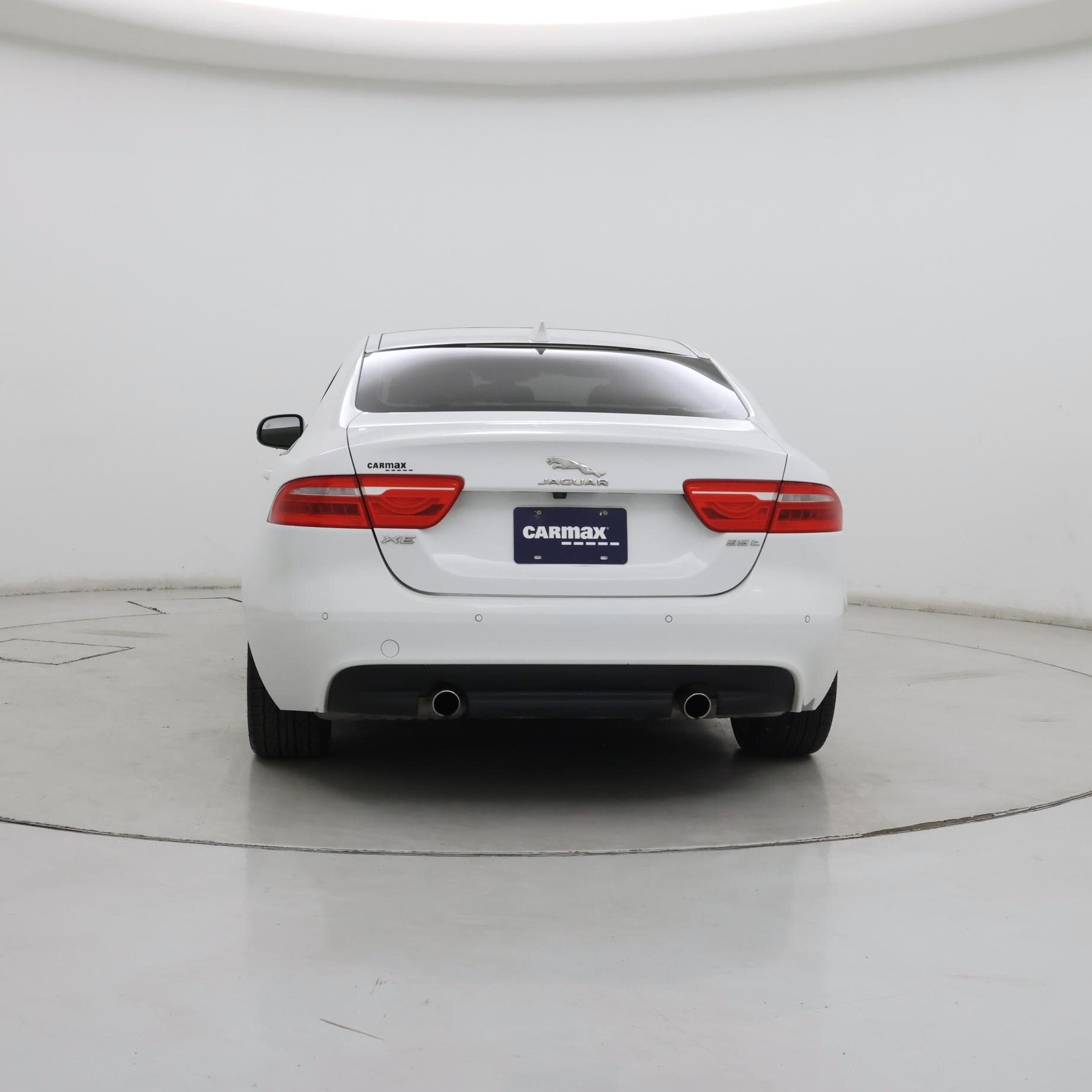 Thumbnail: 2017 Jaguar XE - 6