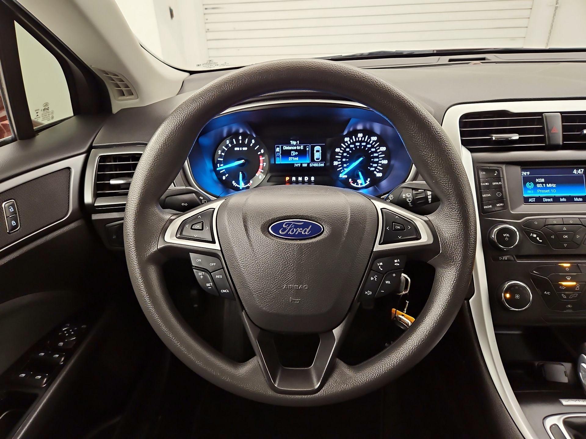 Thumbnail: 2016 Ford Fusion - 10