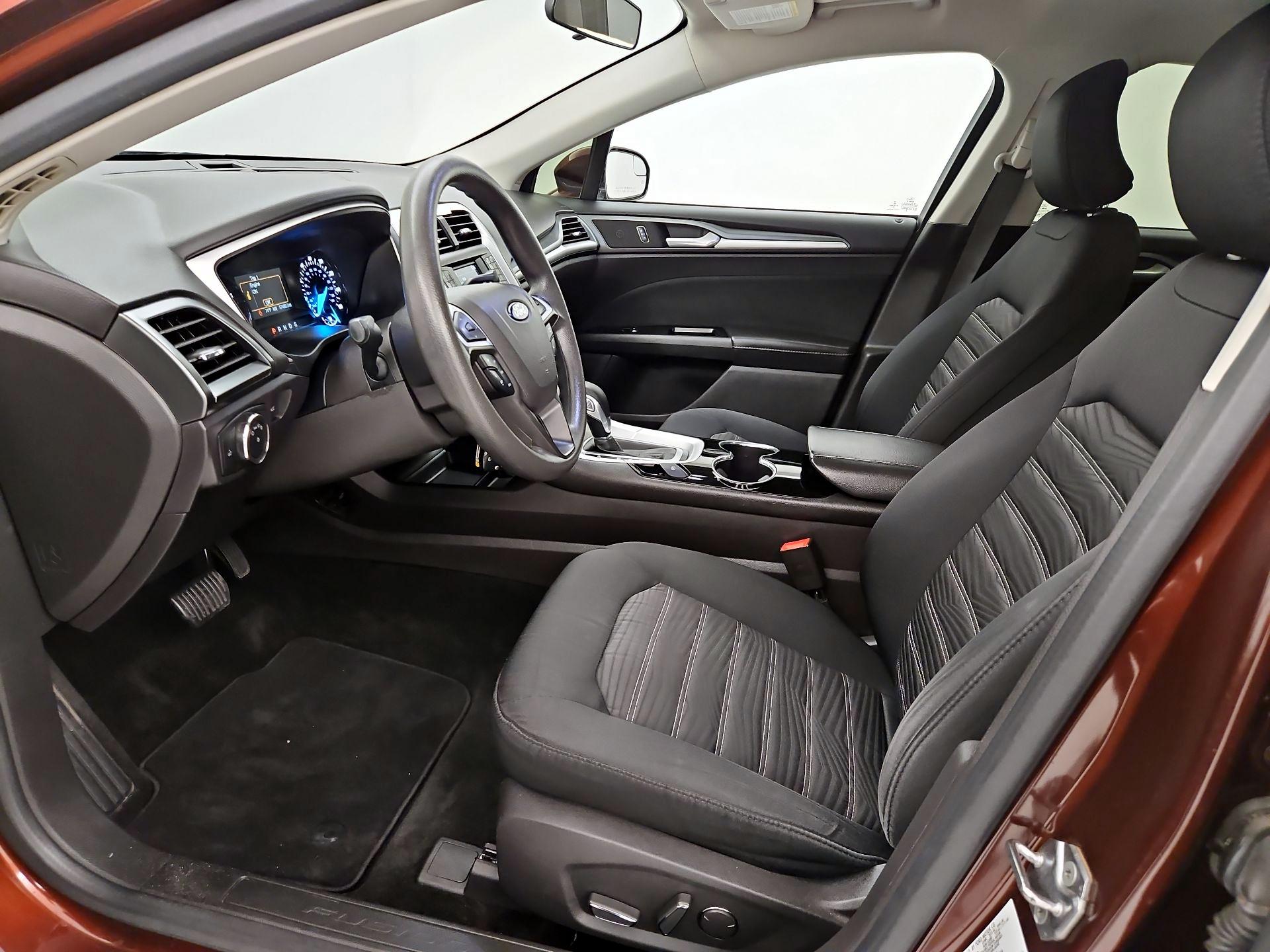 Thumbnail: 2016 Ford Fusion - 11