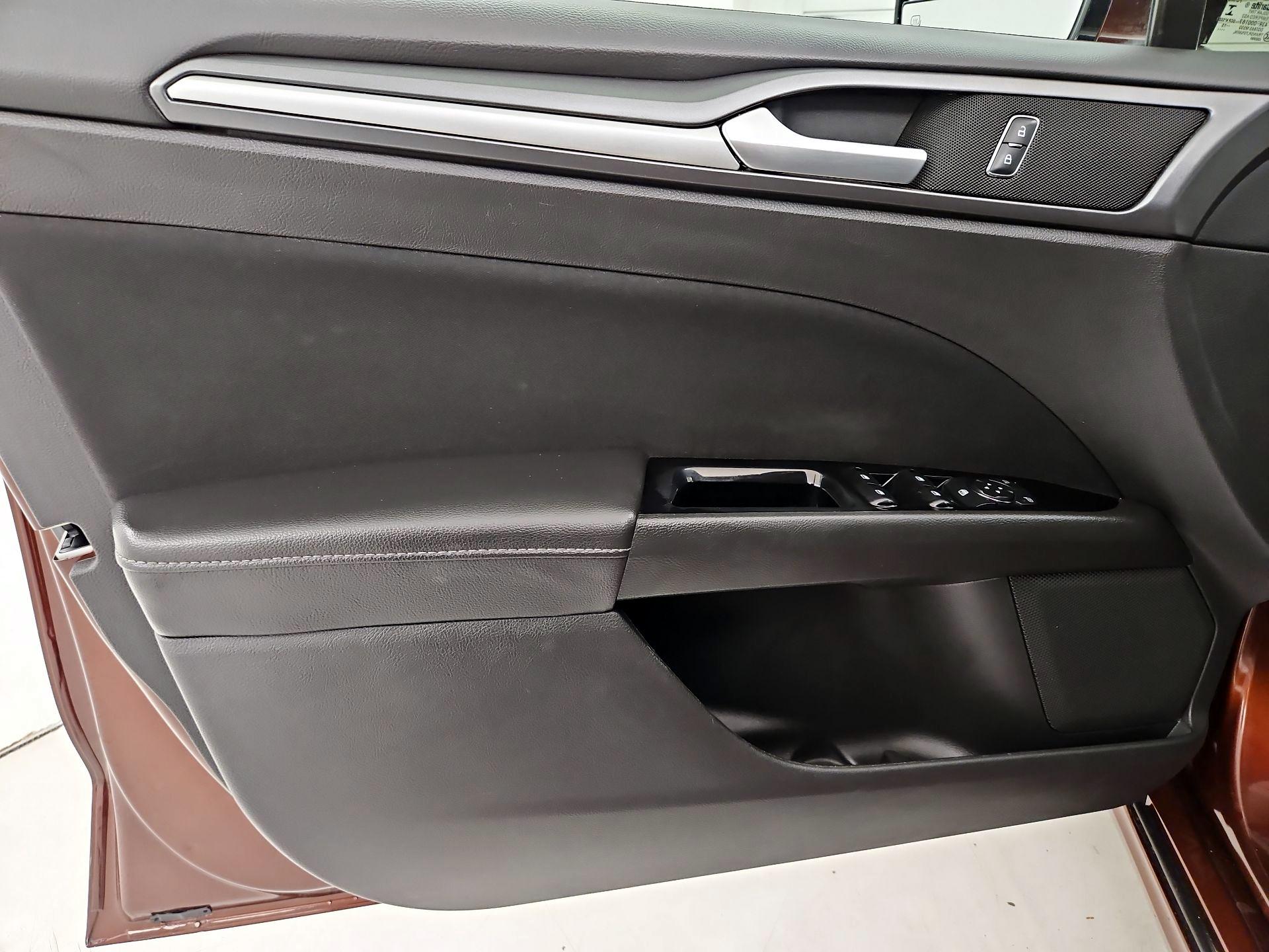 Thumbnail: 2016 Ford Fusion - 12