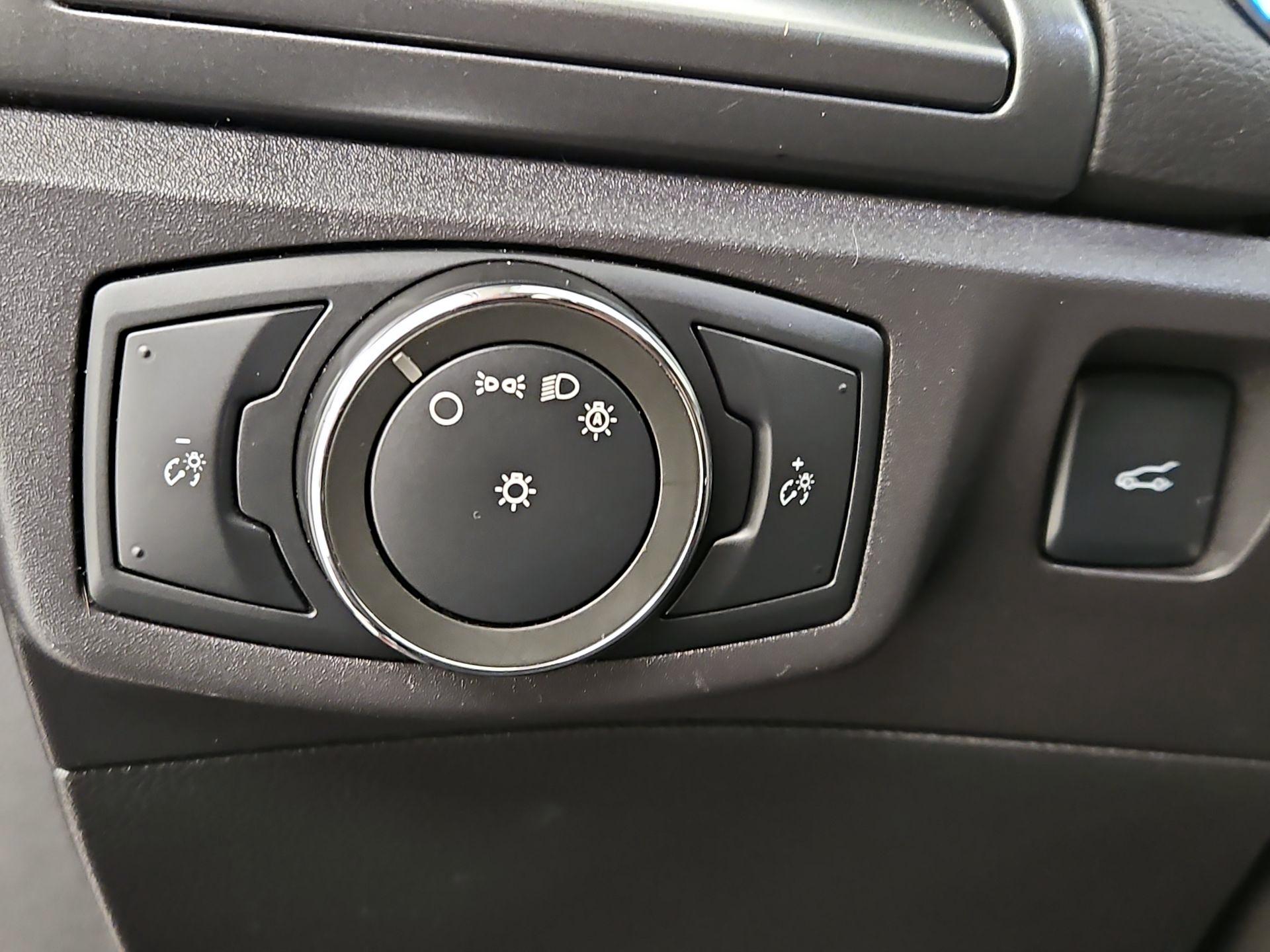 Thumbnail: 2016 Ford Fusion - 13