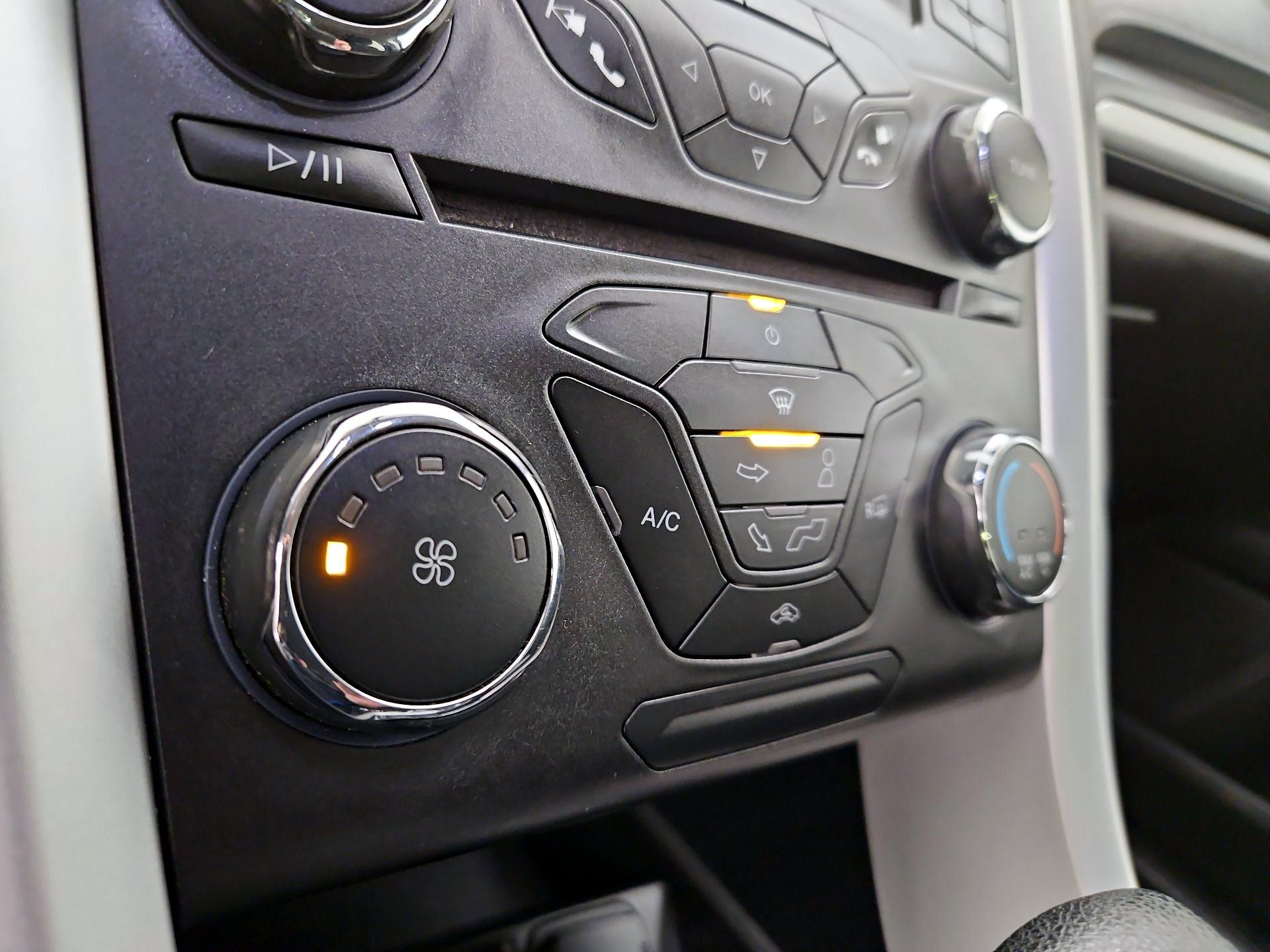 Thumbnail: 2016 Ford Fusion - 16