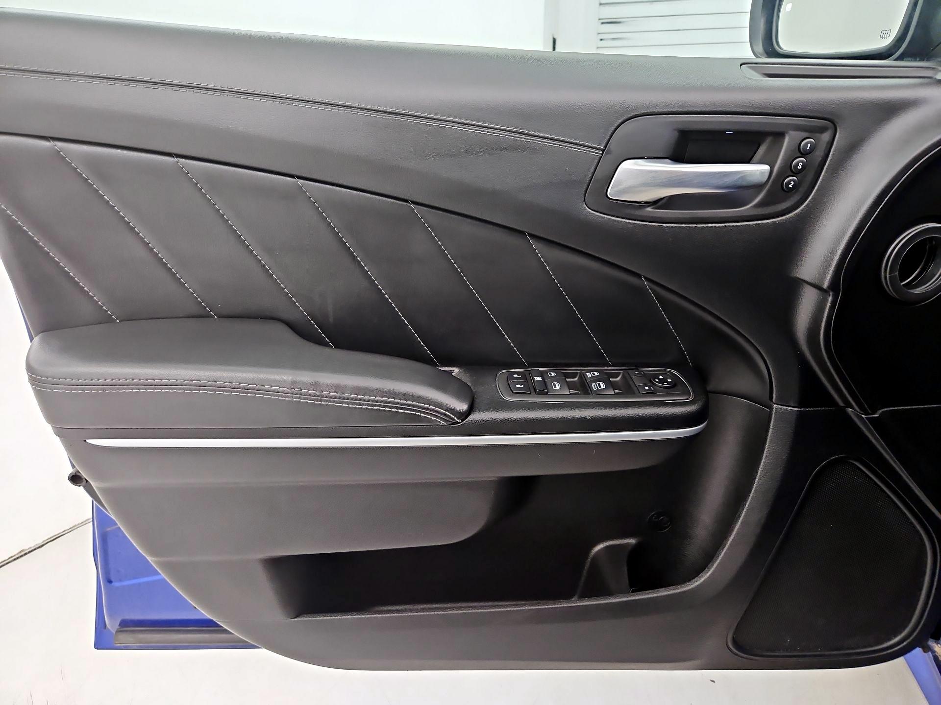 Thumbnail: 2020 Dodge Charger - 12