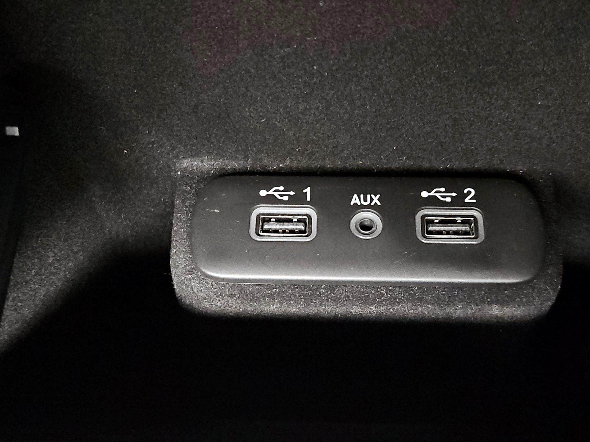 Thumbnail: 2020 Dodge Charger - 19