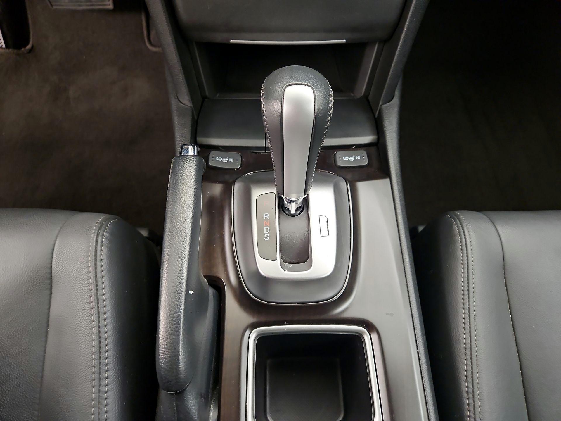 Thumbnail: 2015 Honda Accord Crosstour - 17