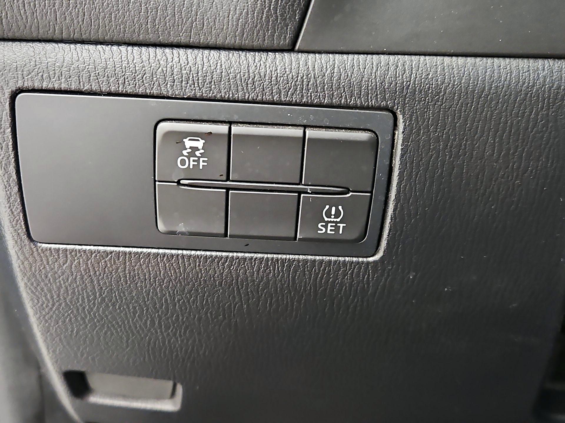 Thumbnail: 2017 Mazda Mazda3 - 13