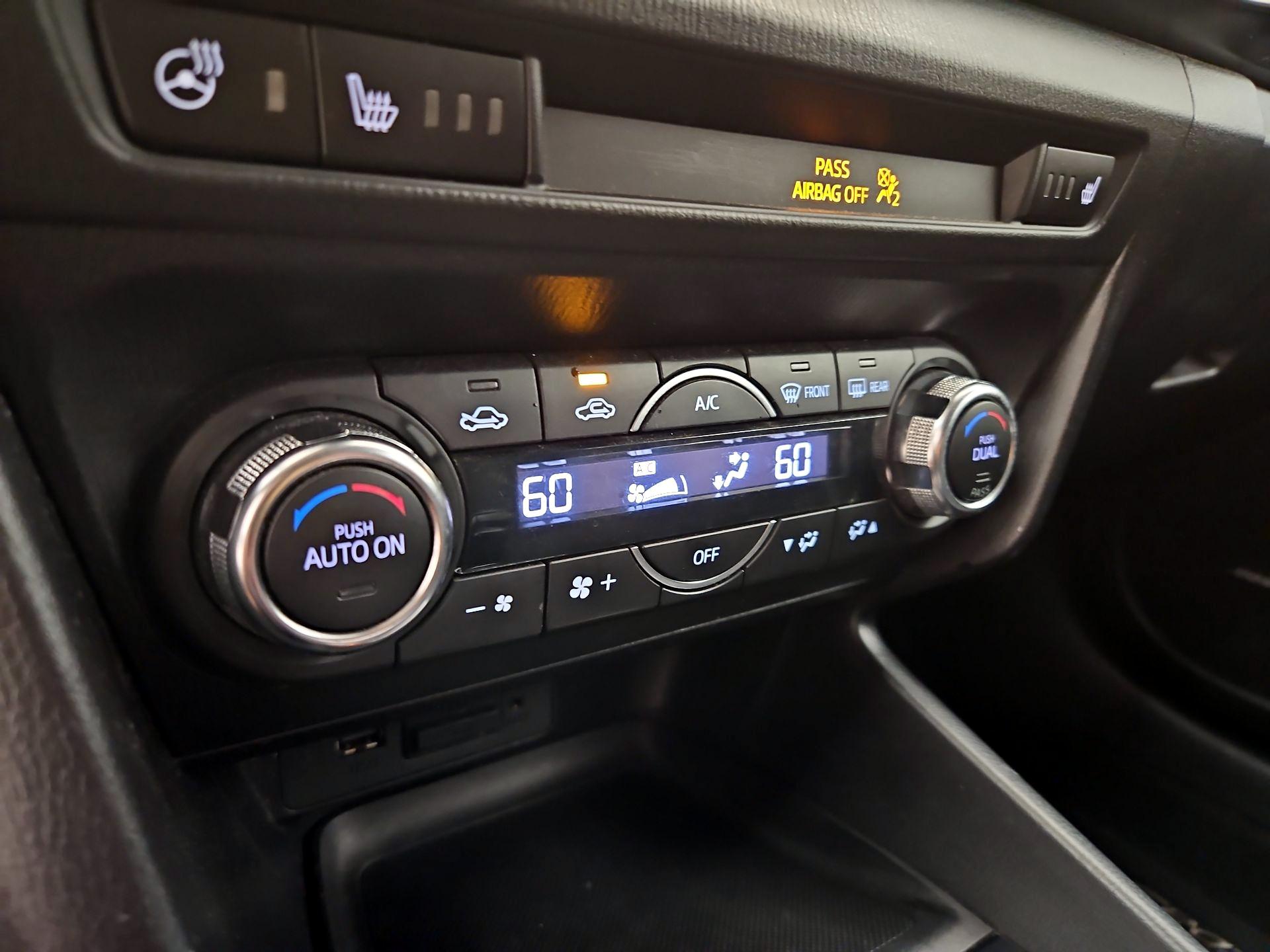 Thumbnail: 2017 Mazda Mazda3 - 17