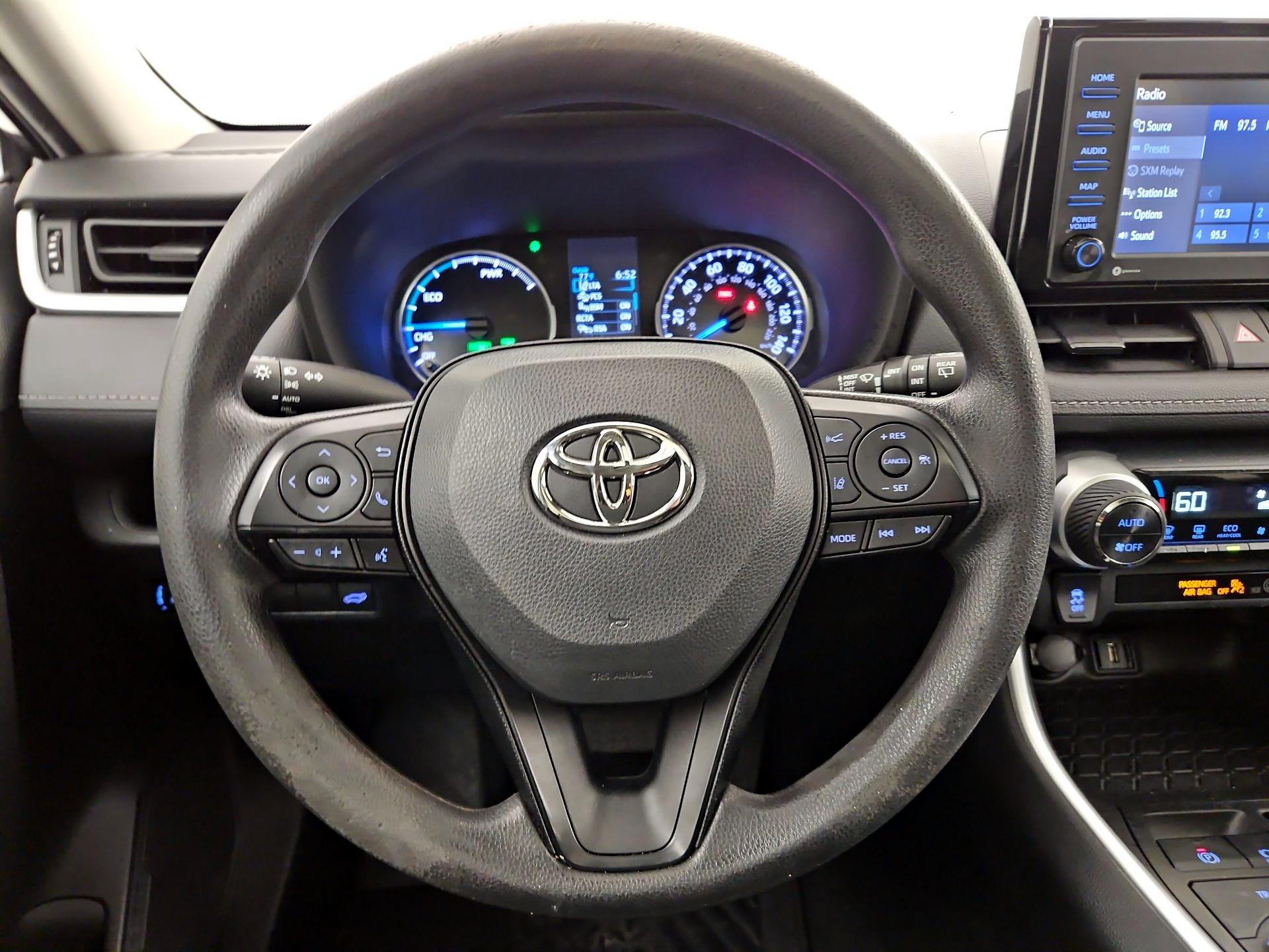 Thumbnail: 2022 Toyota RAV4 - 10