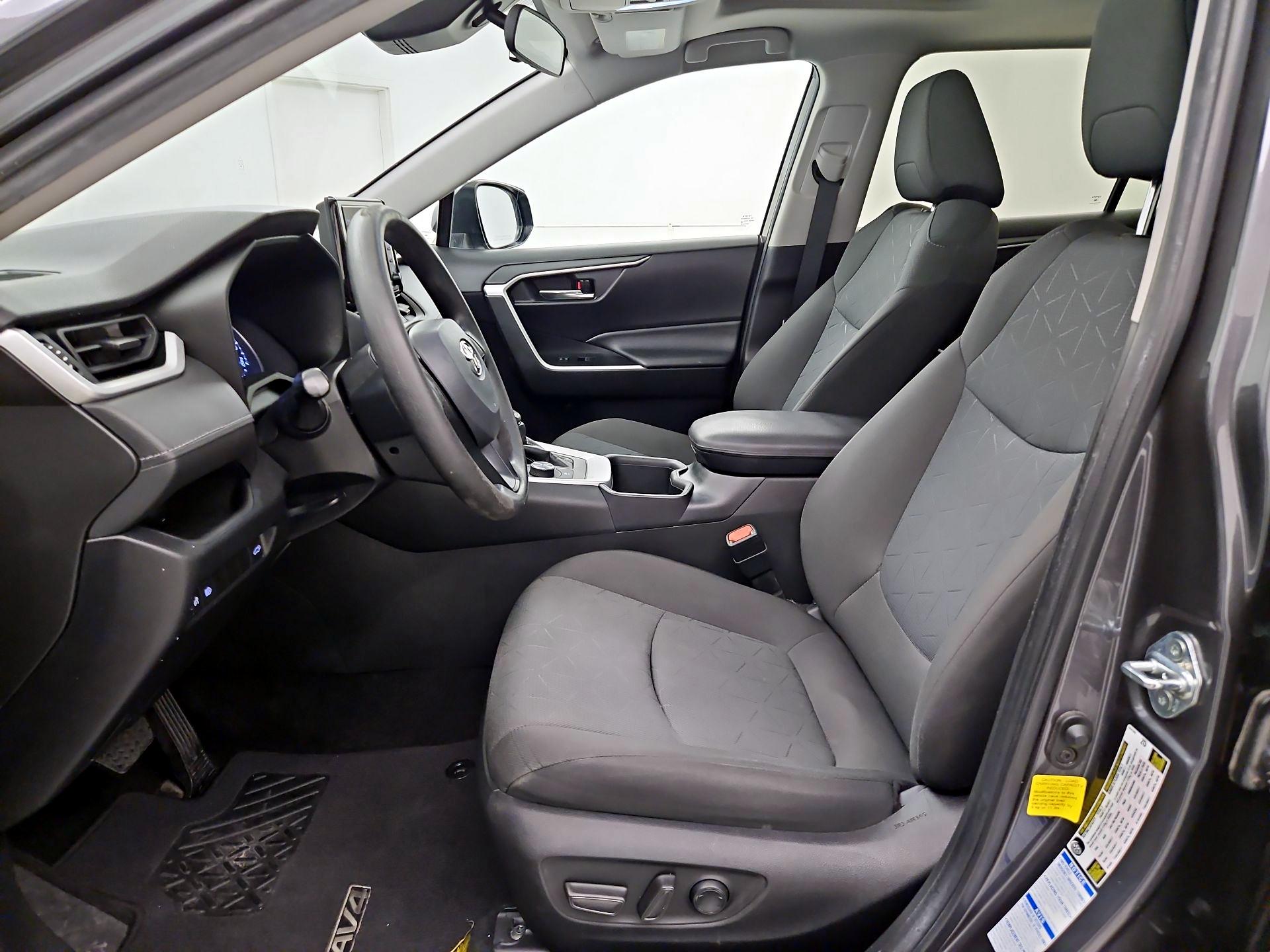 Thumbnail: 2022 Toyota RAV4 - 11