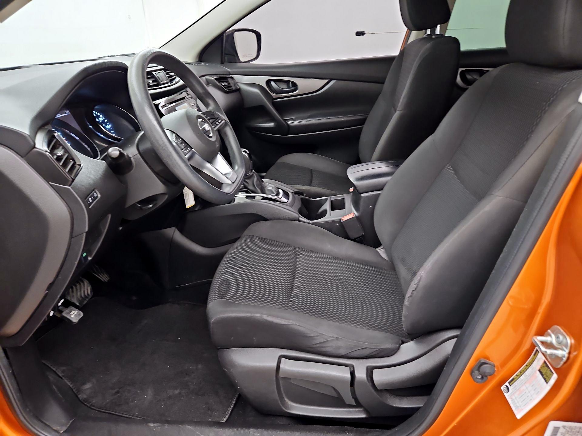 Thumbnail: 2017 Nissan Rogue Sport - 11