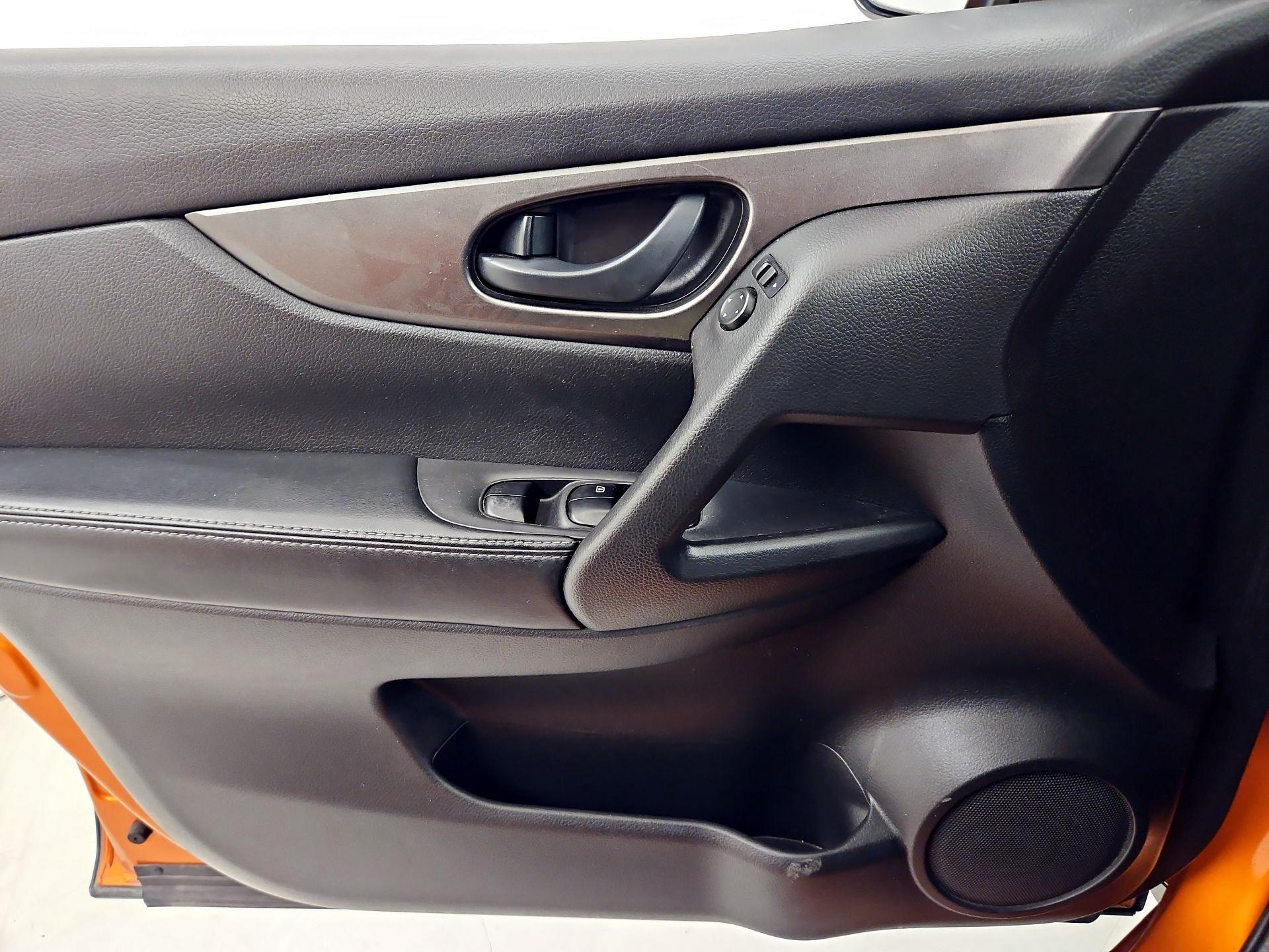 Thumbnail: 2017 Nissan Rogue Sport - 12