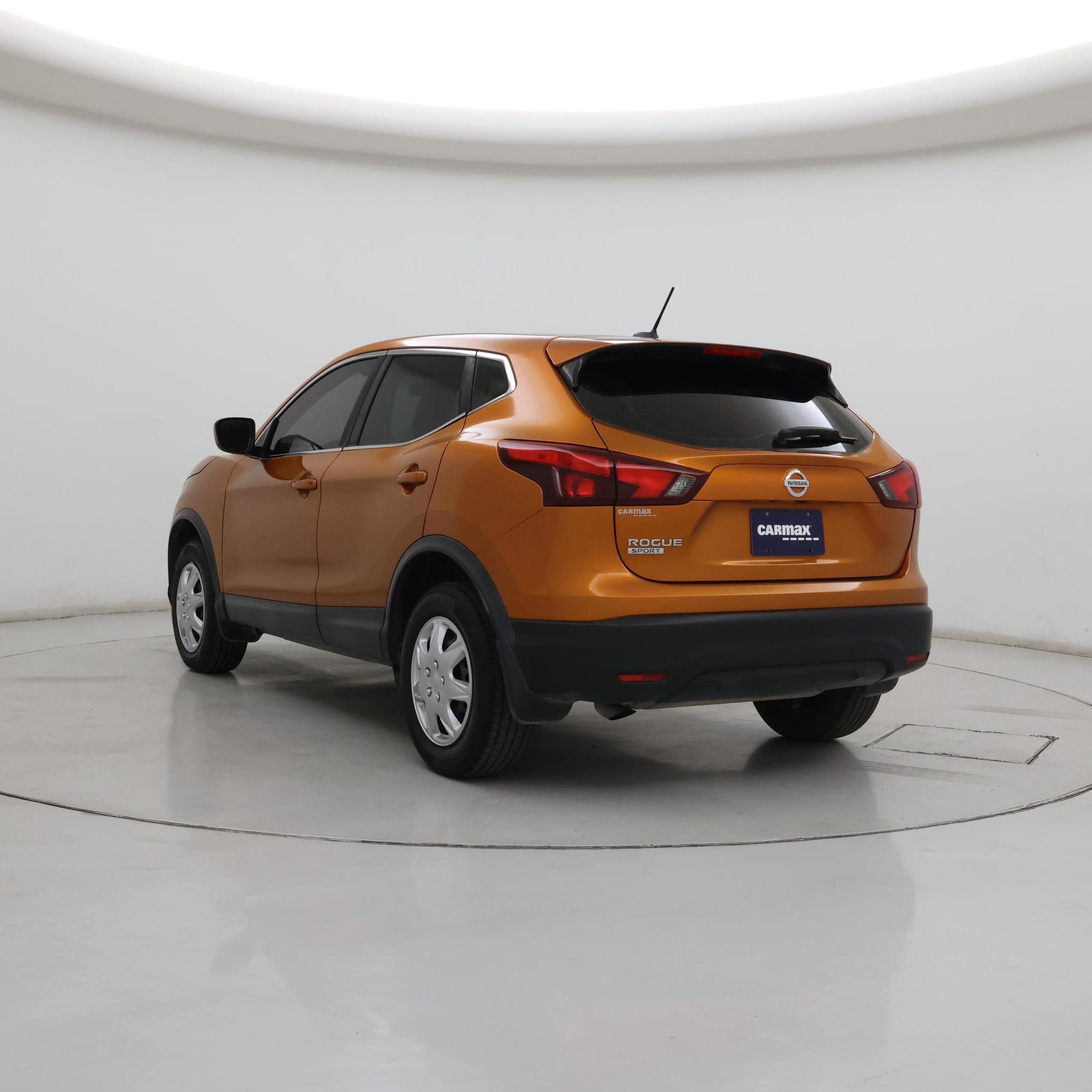Thumbnail: 2017 Nissan Rogue Sport - 2