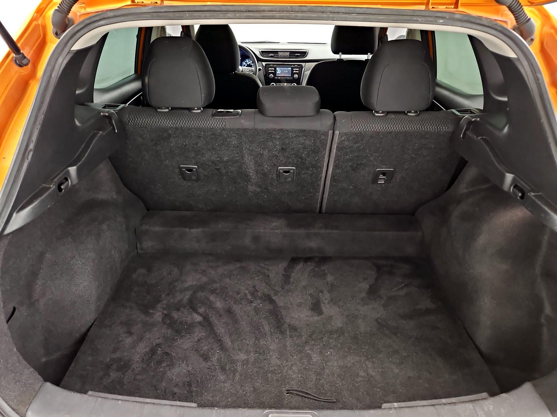 Thumbnail: 2017 Nissan Rogue Sport - 20