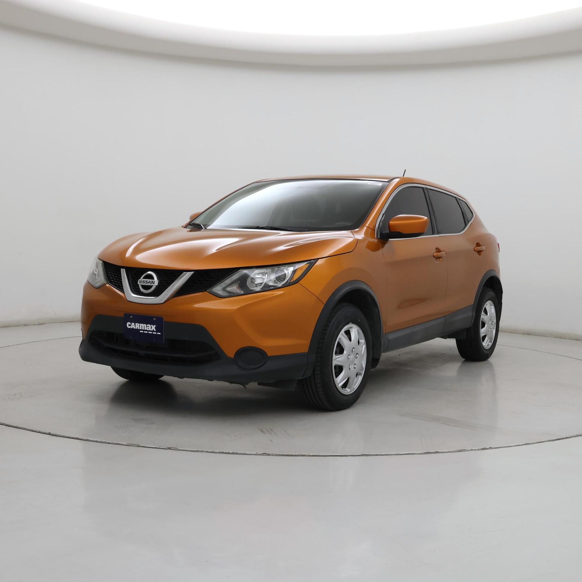 Thumbnail: 2017 Nissan Rogue Sport - 4