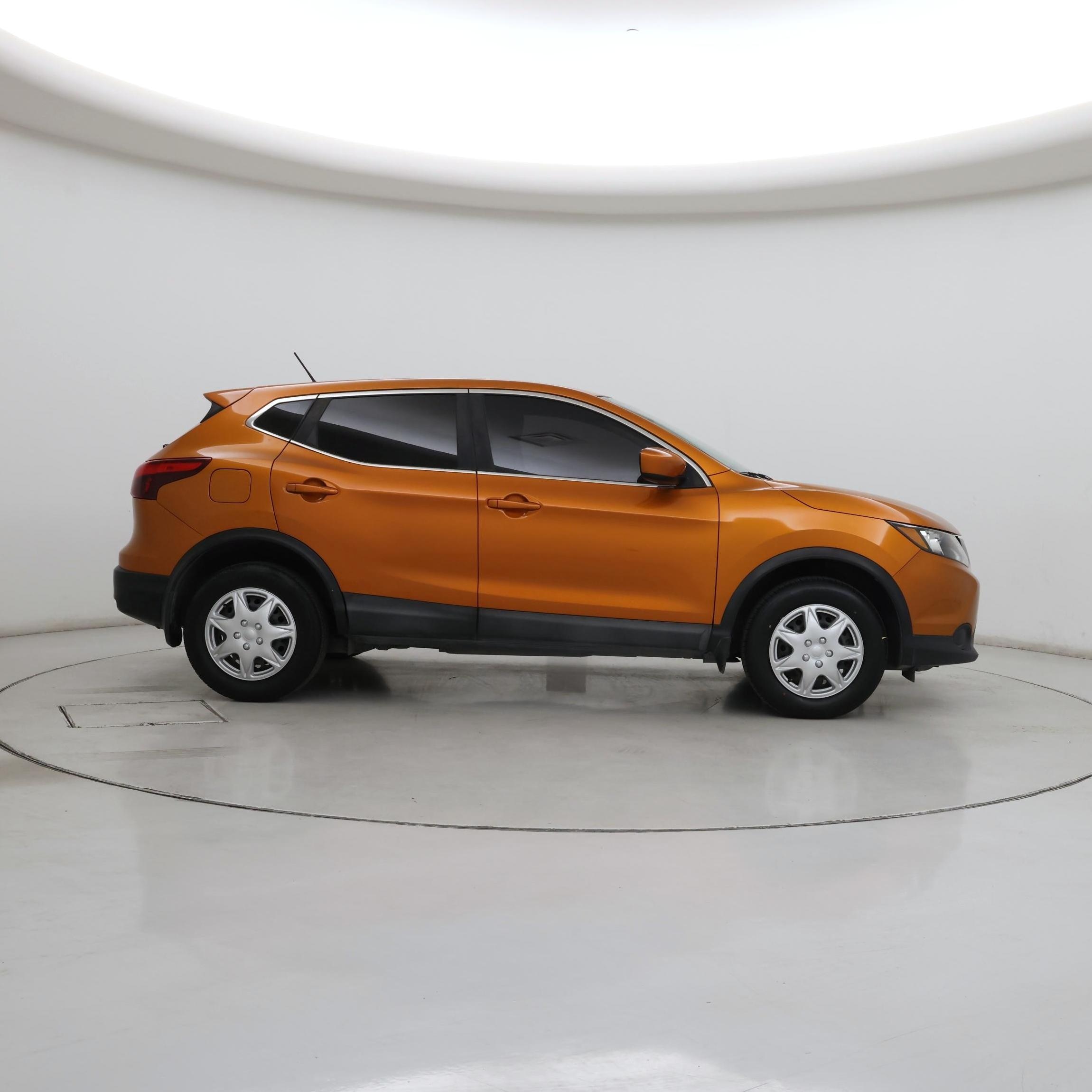 Thumbnail: 2017 Nissan Rogue Sport - 7