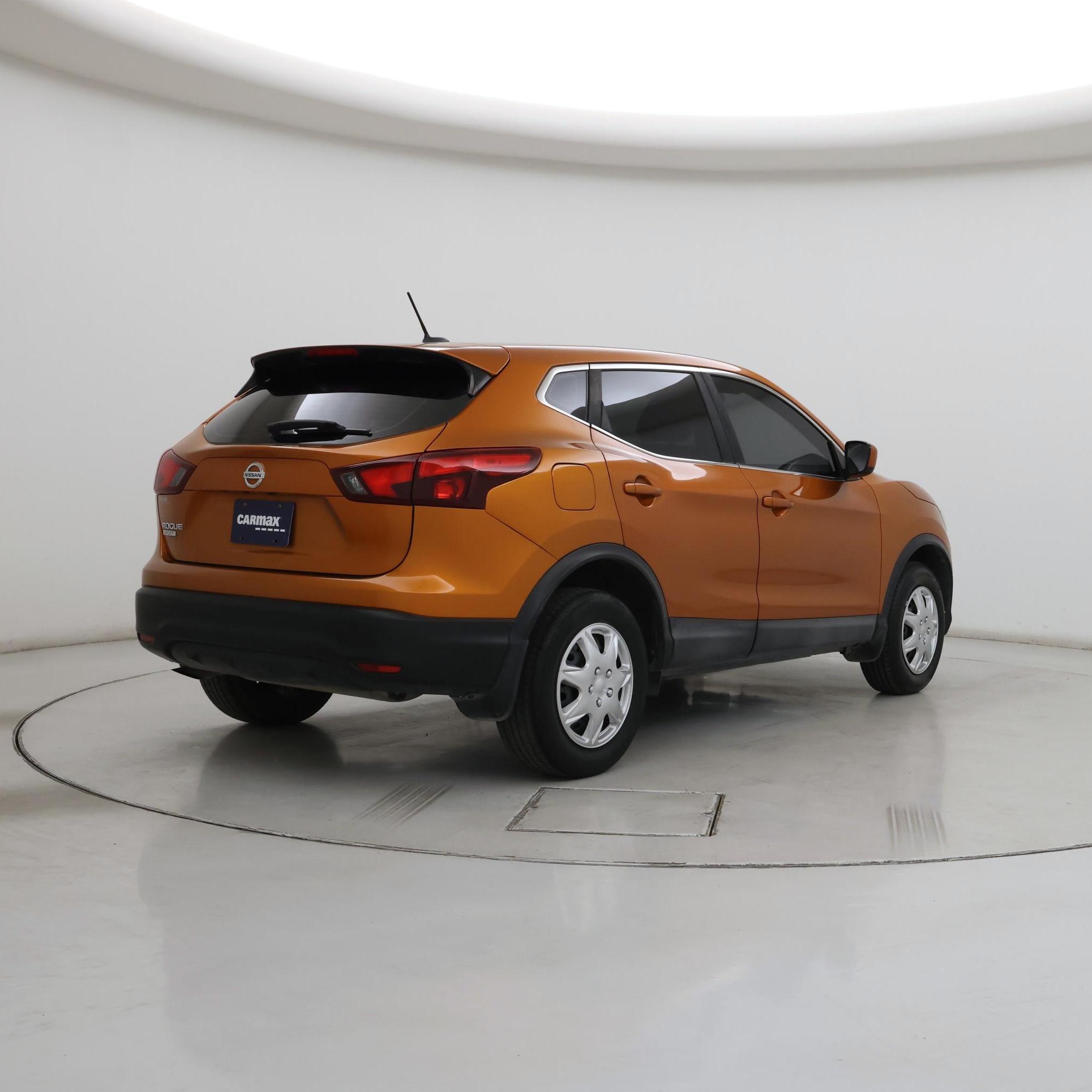 Thumbnail: 2017 Nissan Rogue Sport - 8