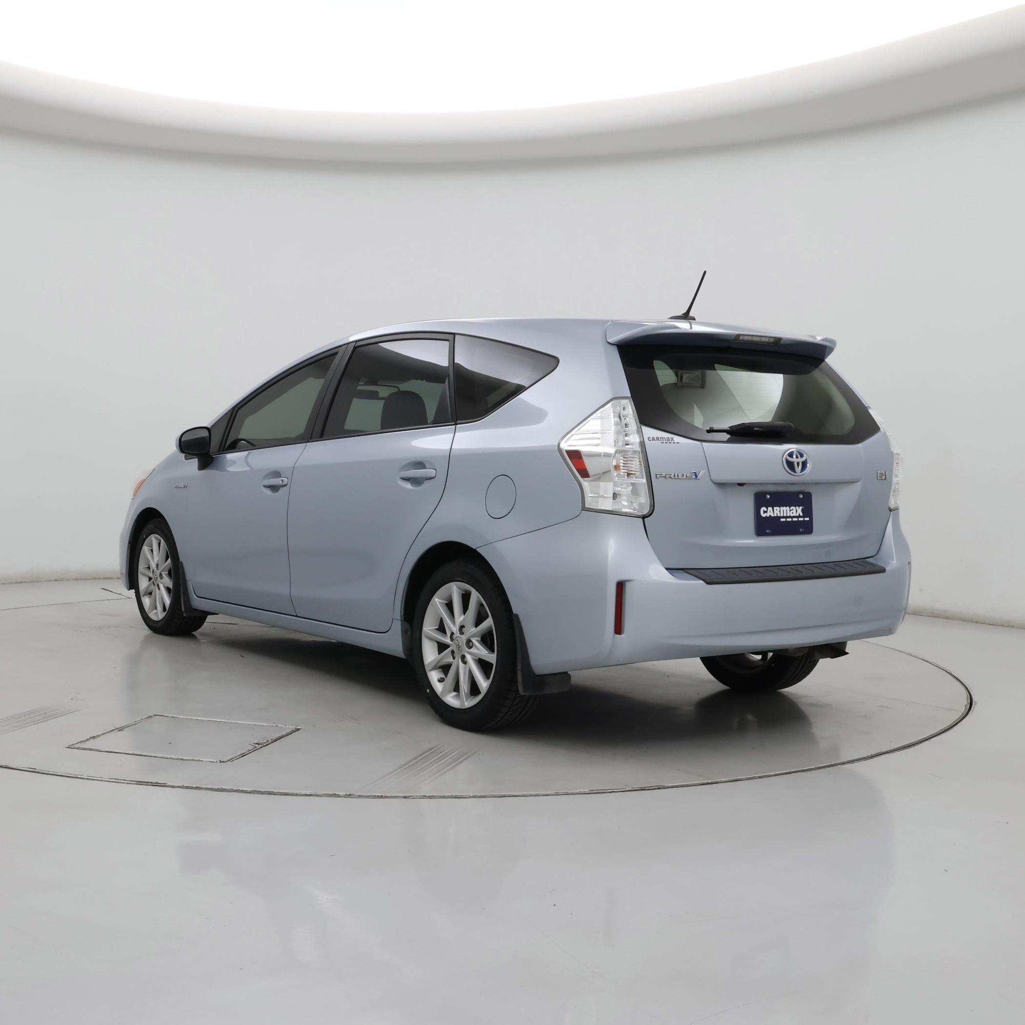 Thumbnail: 2014 Toyota Prius v - 2