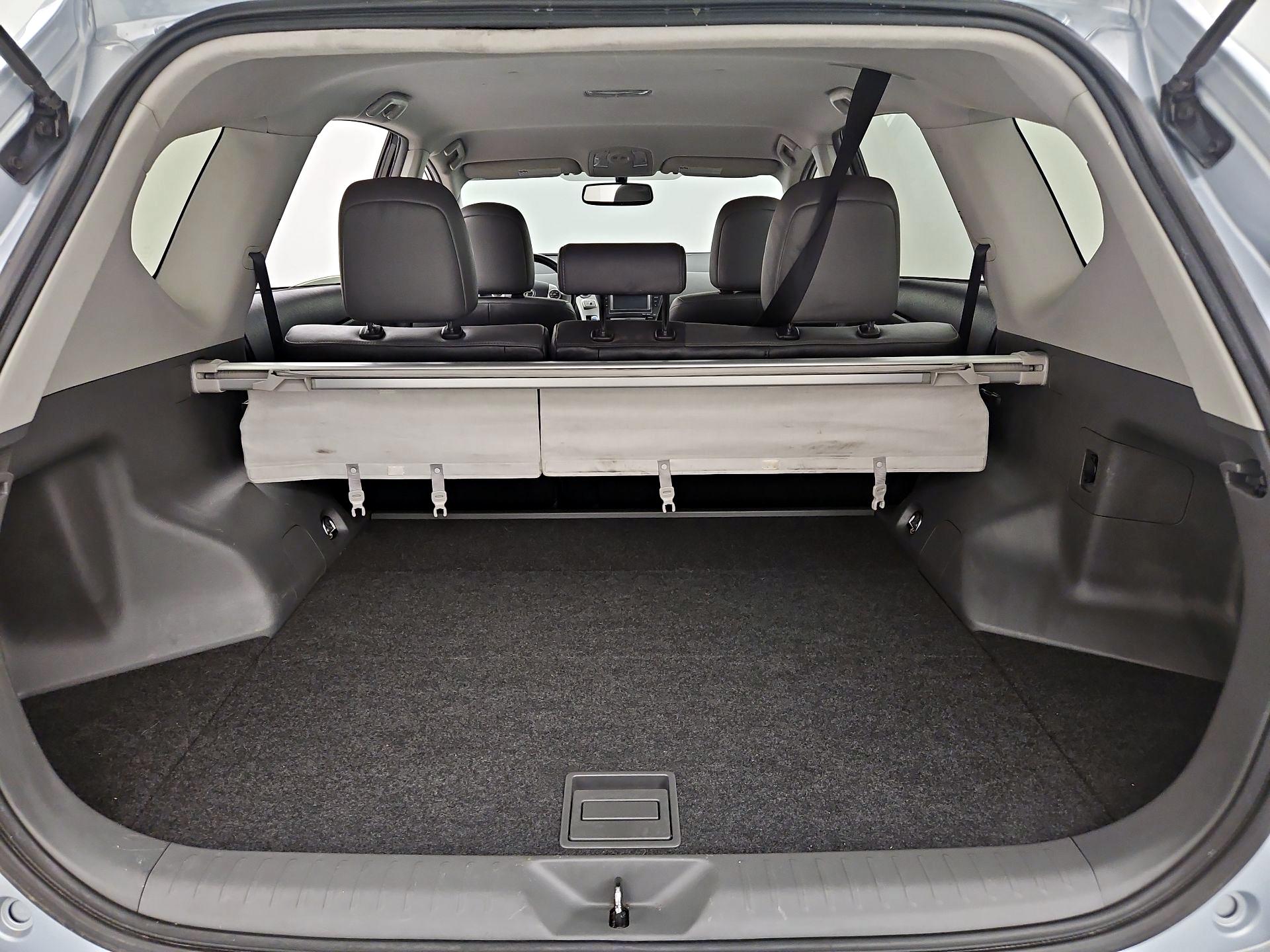 Thumbnail: 2014 Toyota Prius v - 20