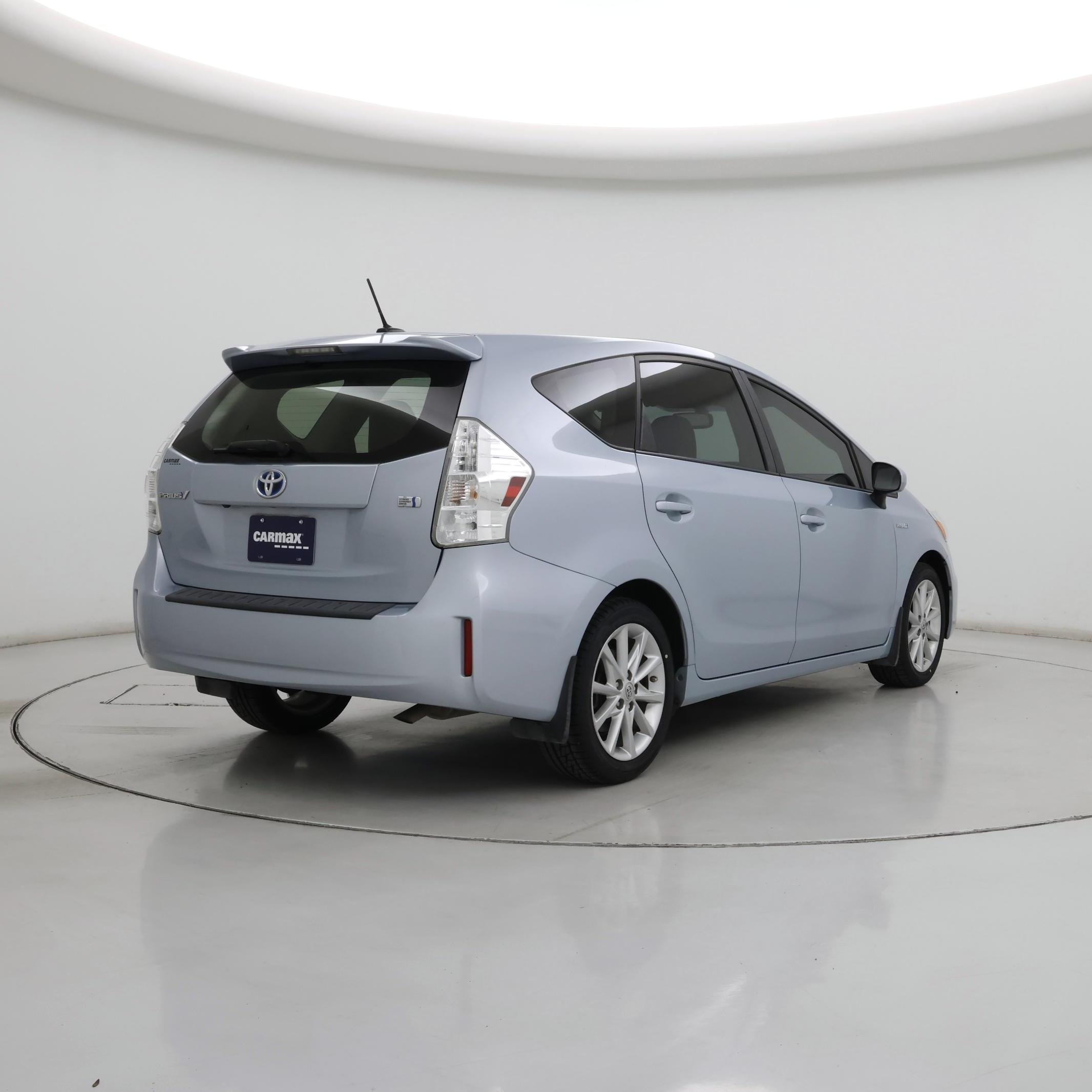 Thumbnail: 2014 Toyota Prius v - 8
